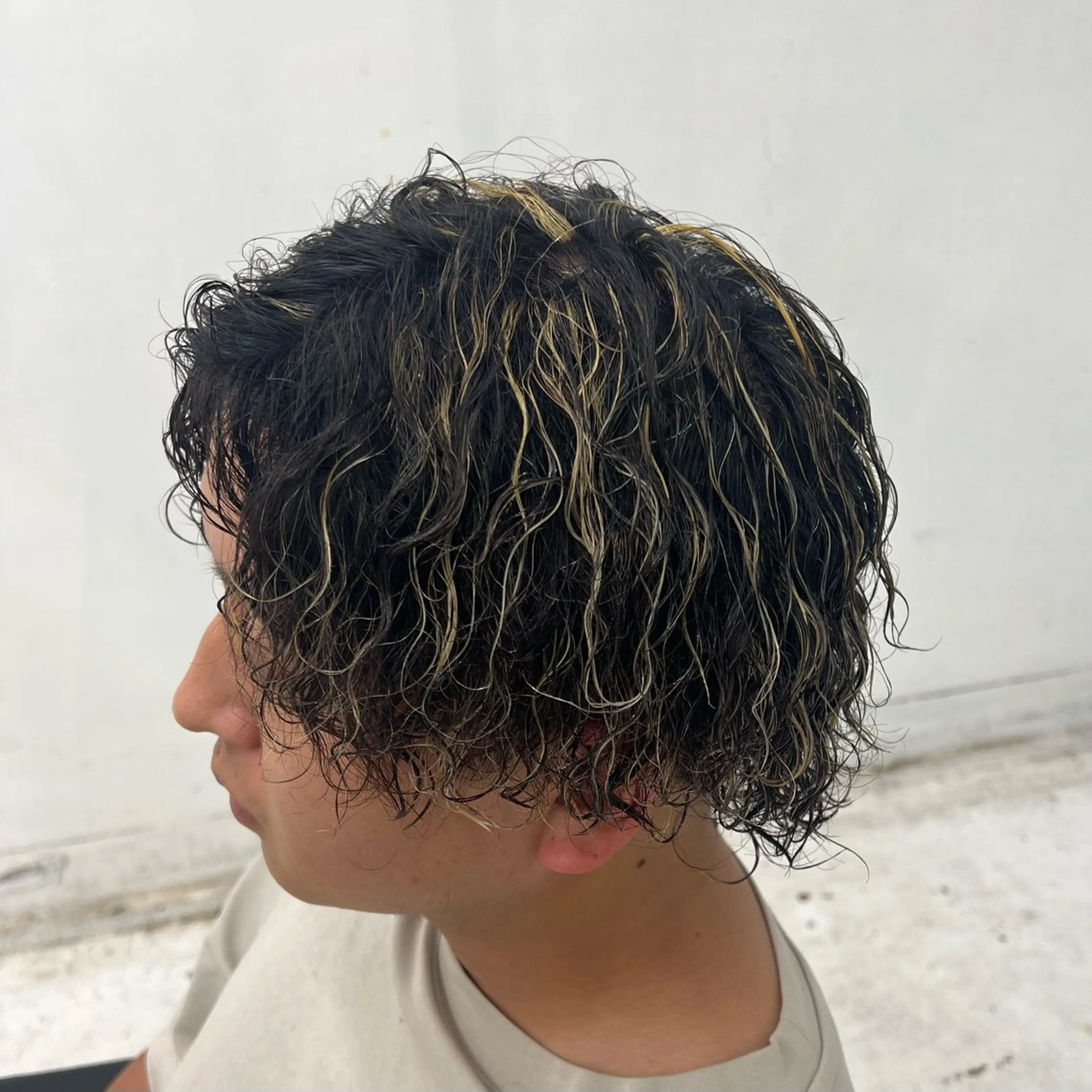 ミディアム パーマ メンズ ヘアカラー 柏メンズカットパーマ NO.1タイチのヘアスタイル