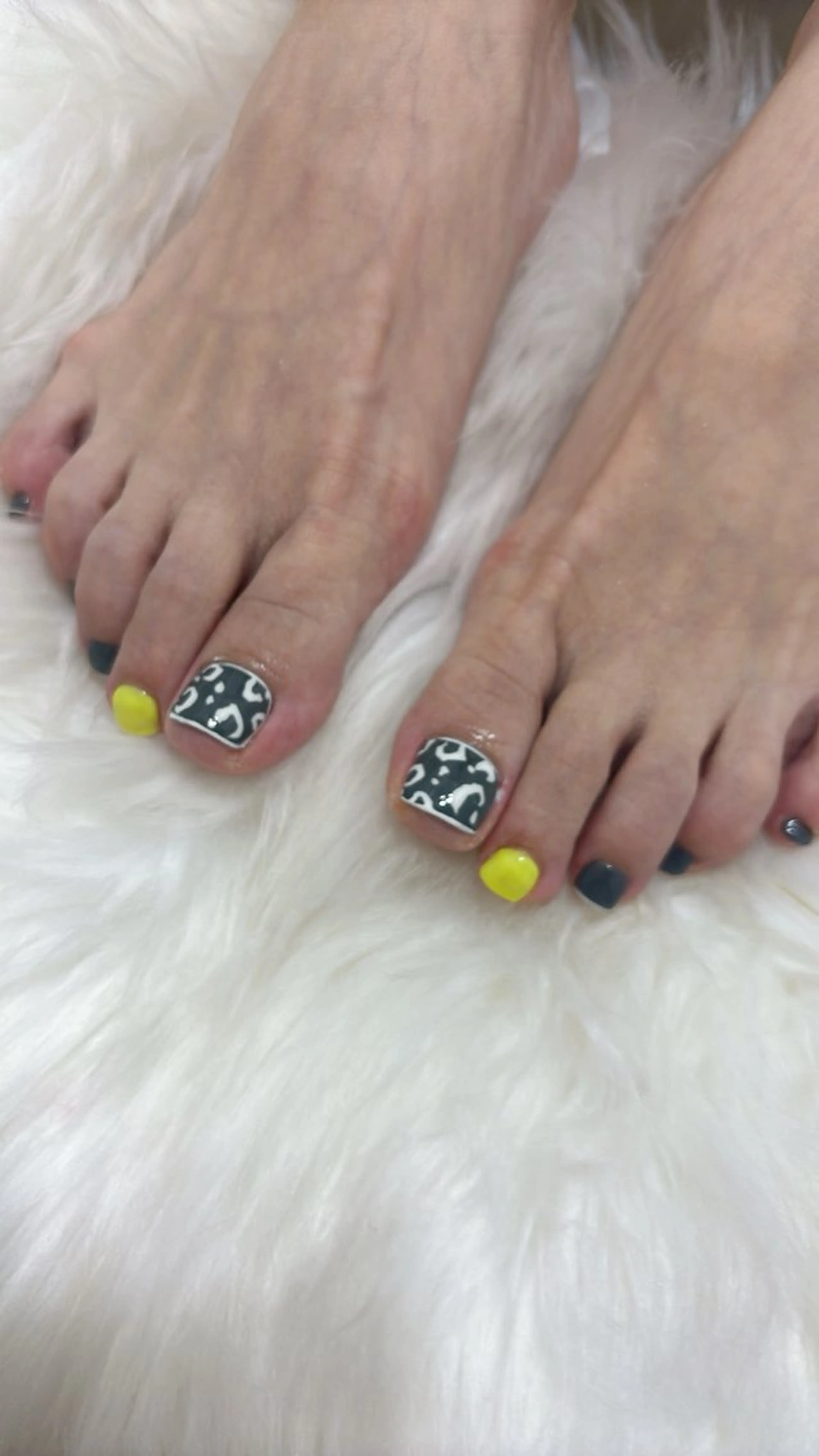 ネイル アニマル柄 オーロラネイル 桜ネイル フラワーネイル フットネイル フットネイル kikinail 溝の口のネイルデザイン