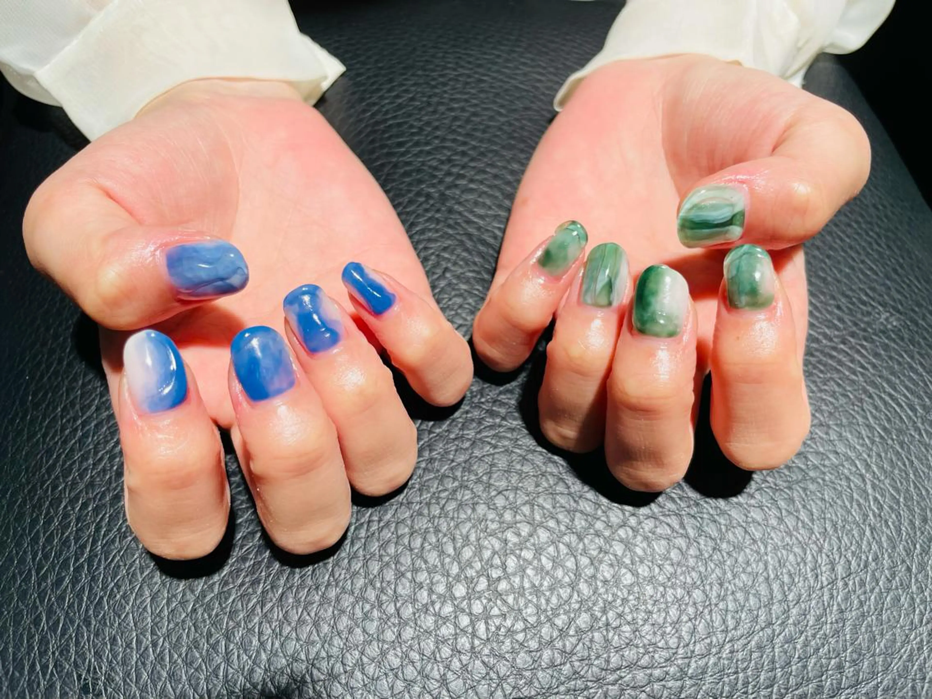 ネイル ニュアンスネイル ぷっくりネイル ハンドネイル フットネイル Aila.nail _F_AYUMIのネイルデザイン