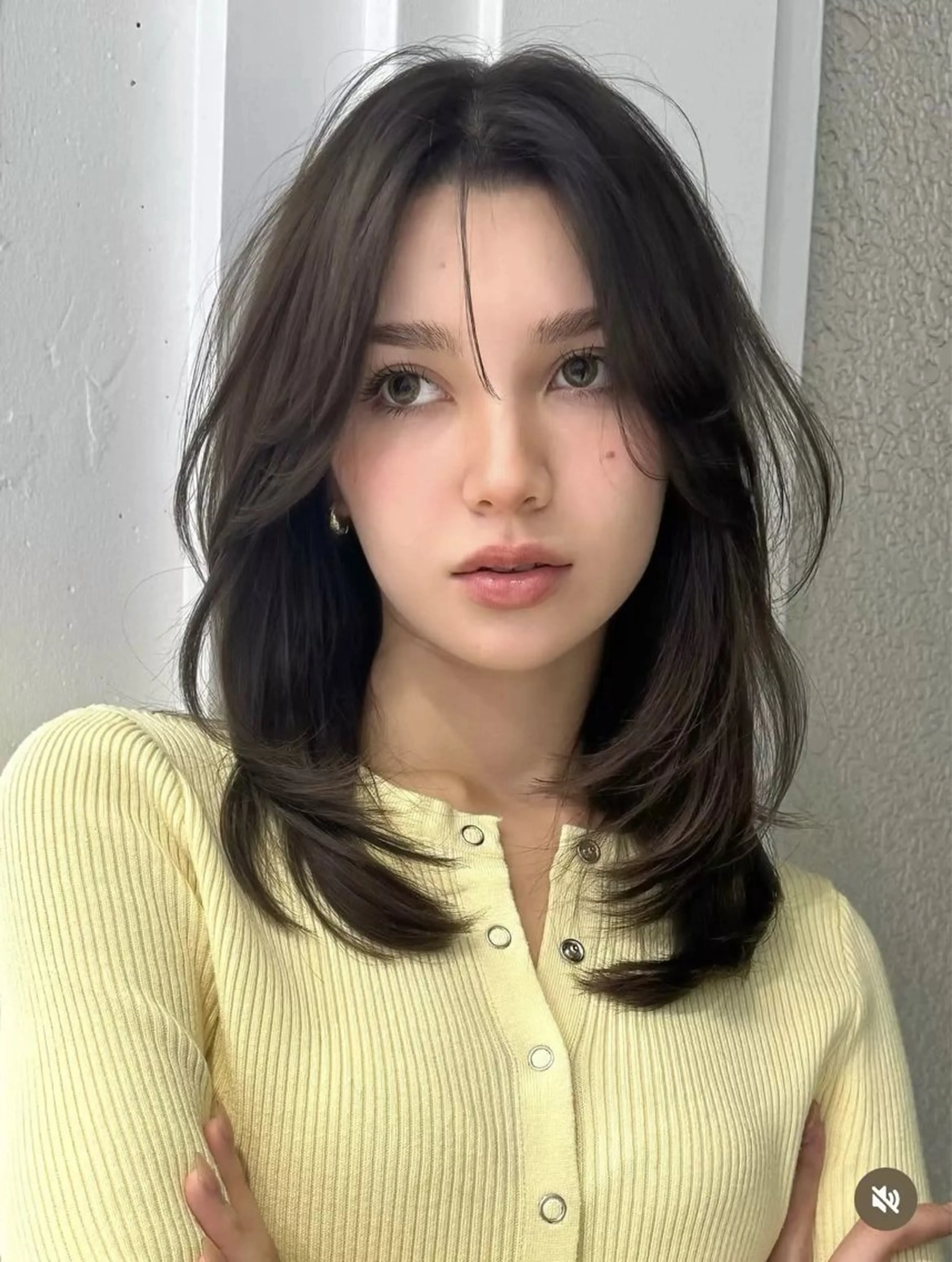 ミディアム 谷 花音のヘアスタイル