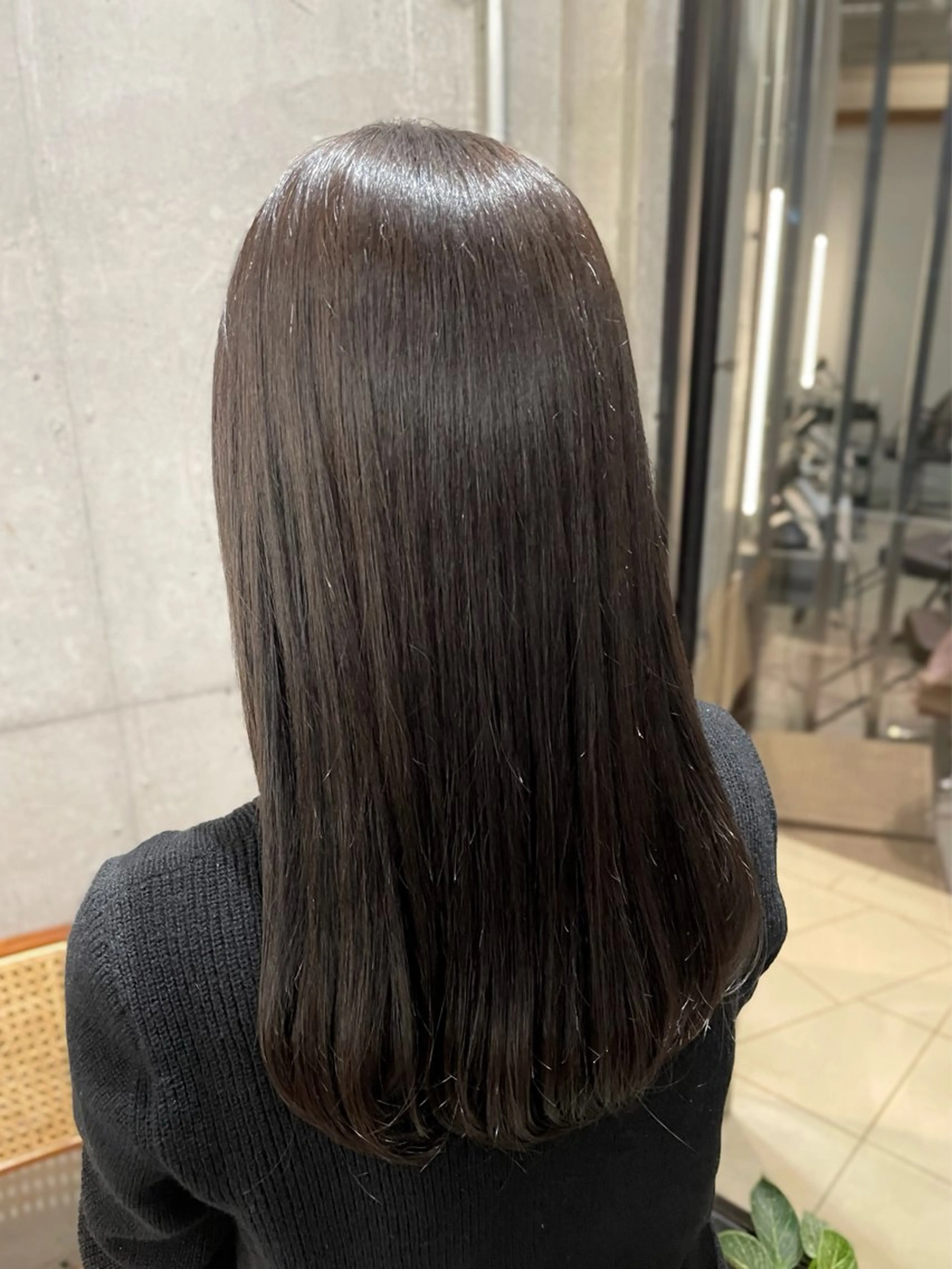 ロング はら しおりのヘアスタイル