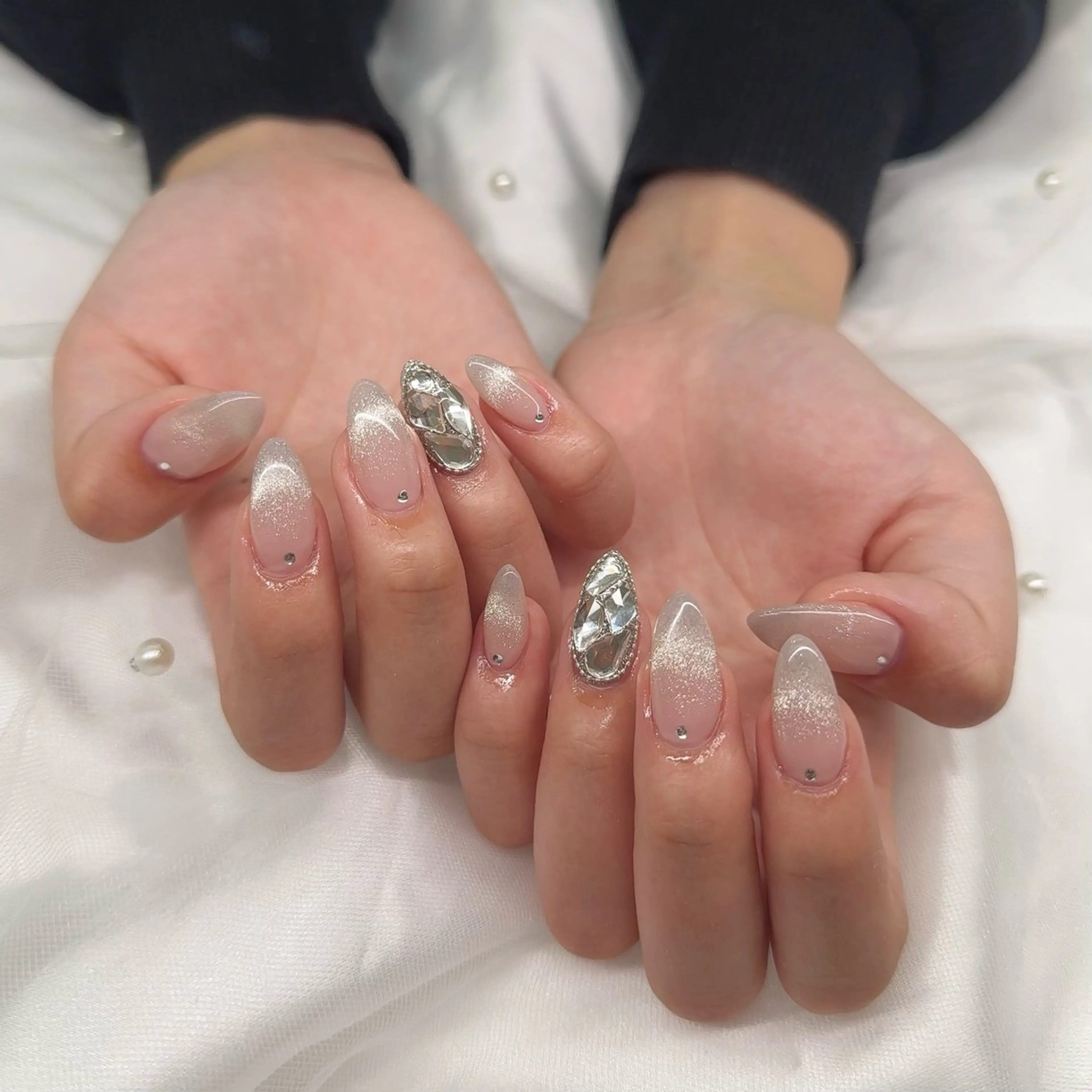 セミロング ハンドネイル LAVISH momokaのネイルデザイン