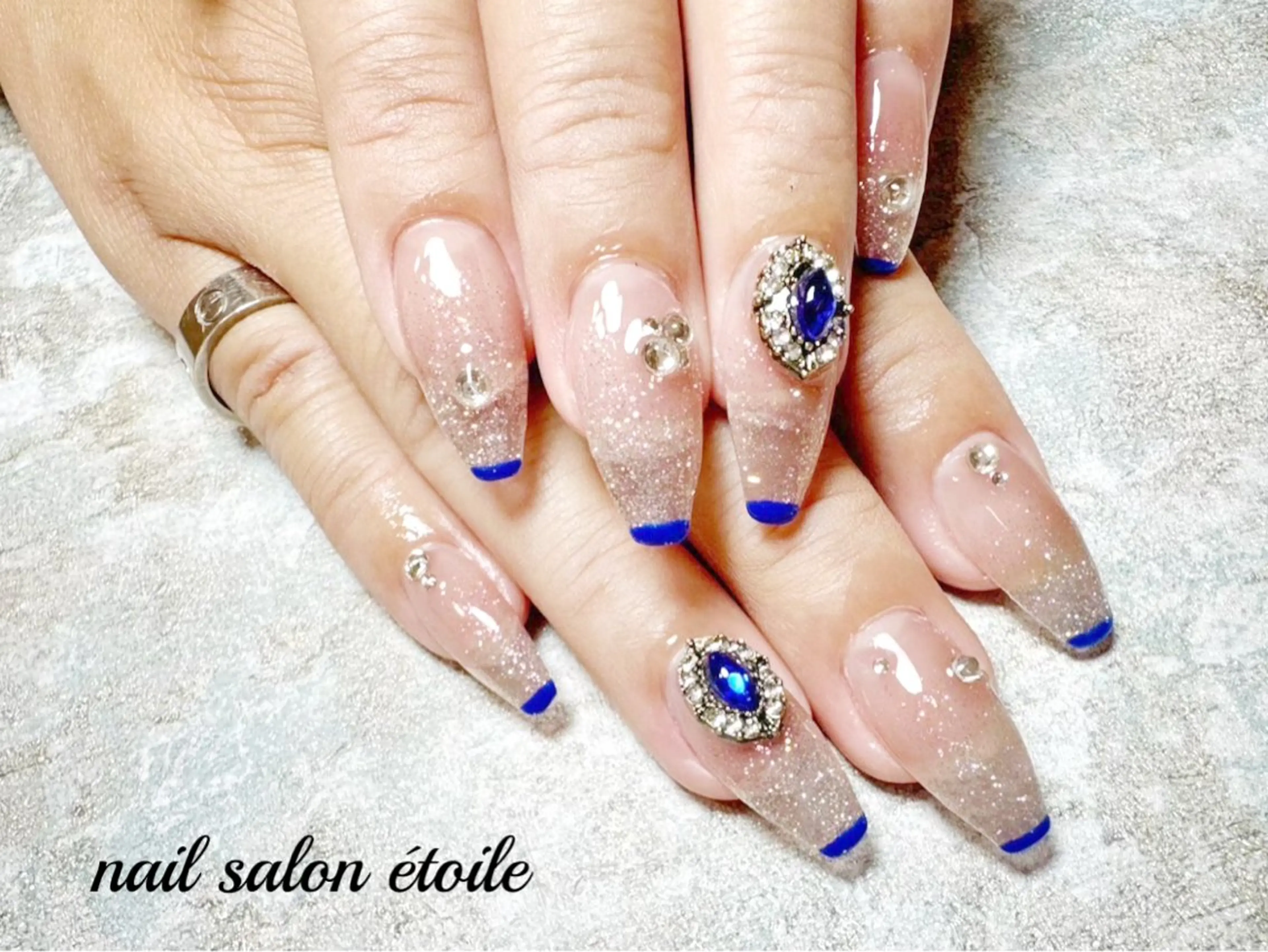 ネイル ブルー グラデーション ロングネイル マグネットネイル ハンドネイル nail salon étoileのネイルデザイン