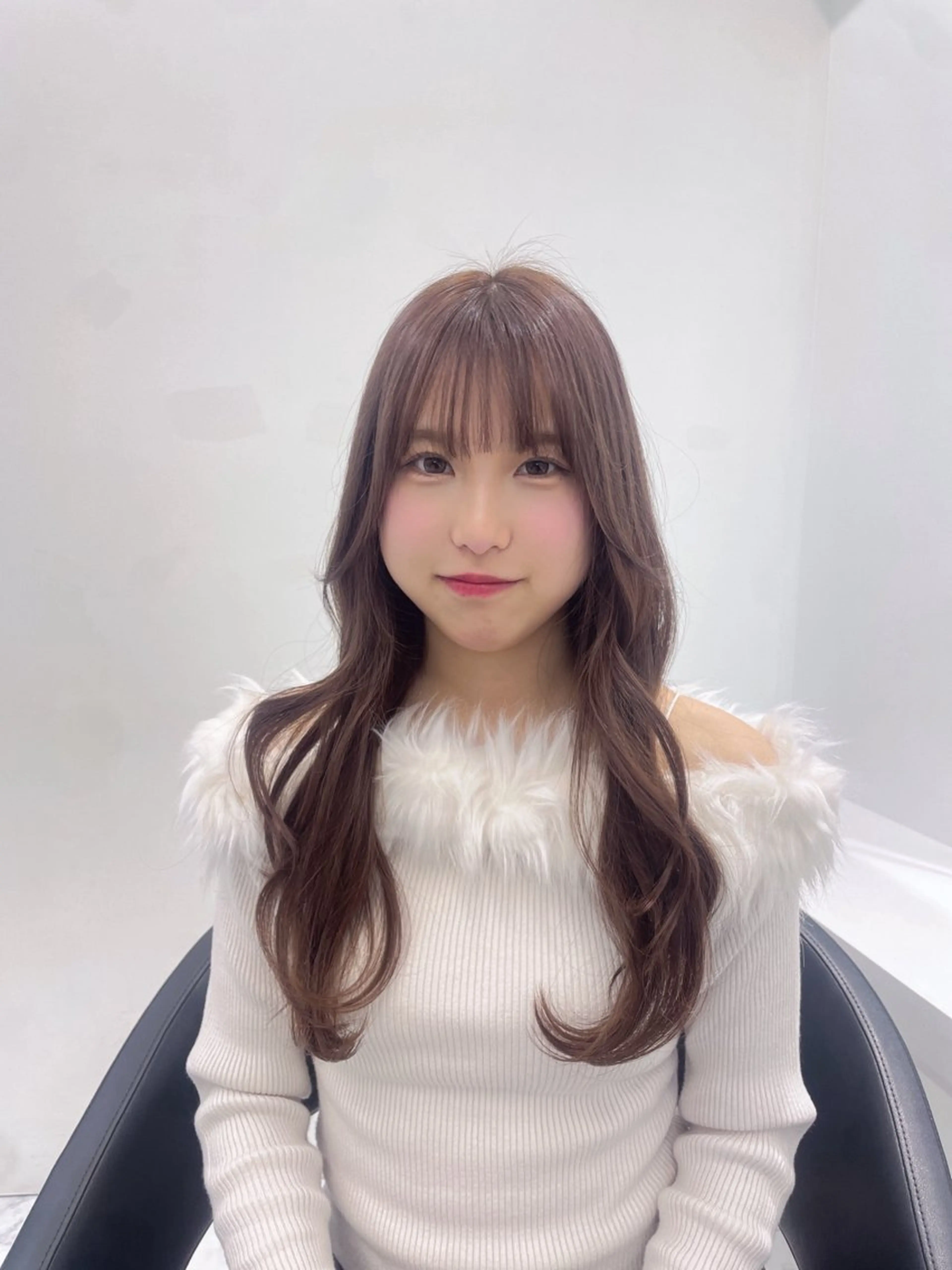 セミロング カラー ヘアアレンジ MOMO艶髪 🩵モテカラーのヘアスタイル