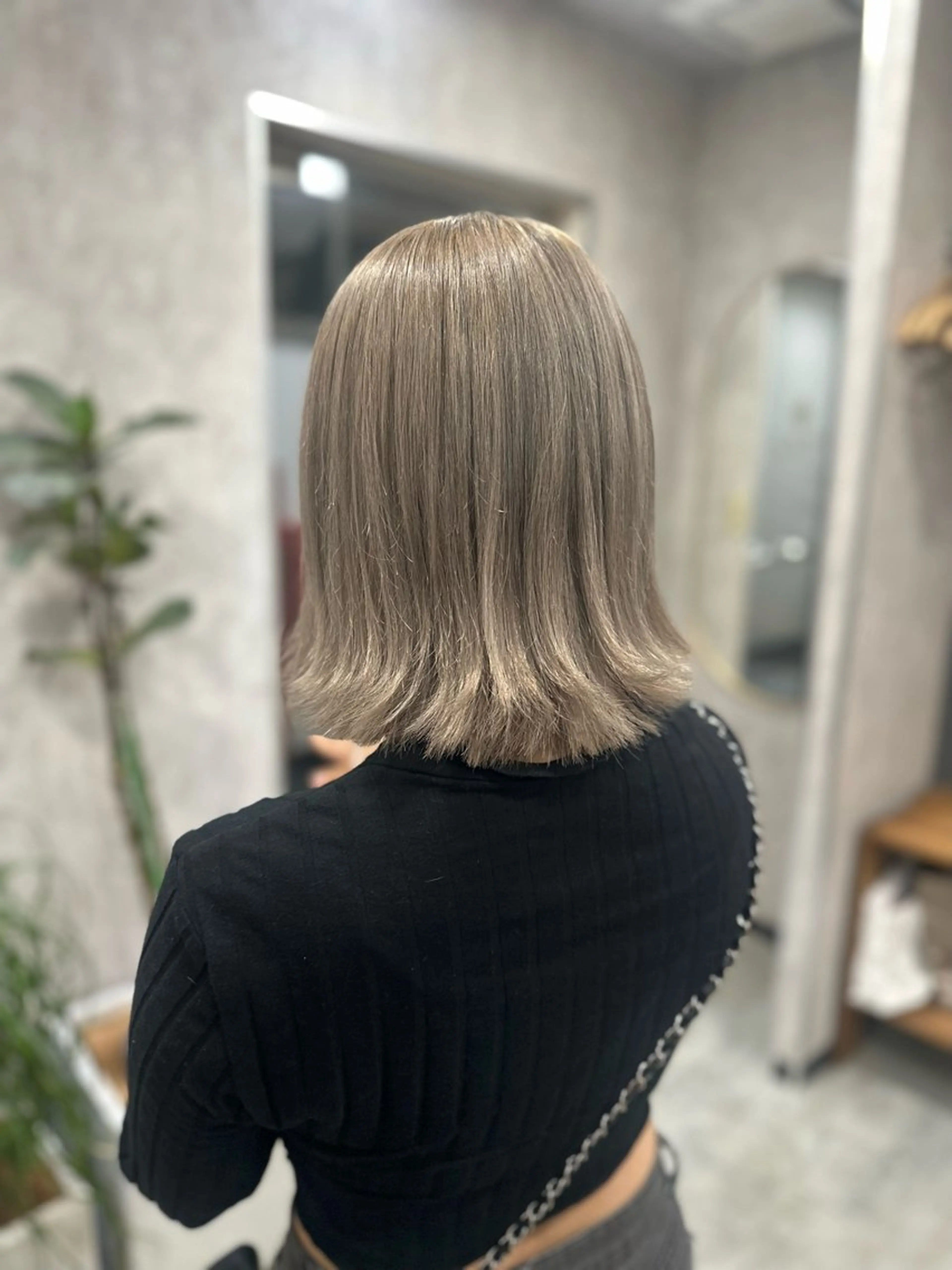 ショート ヘアカラー MOURI CHISATOのヘアスタイル