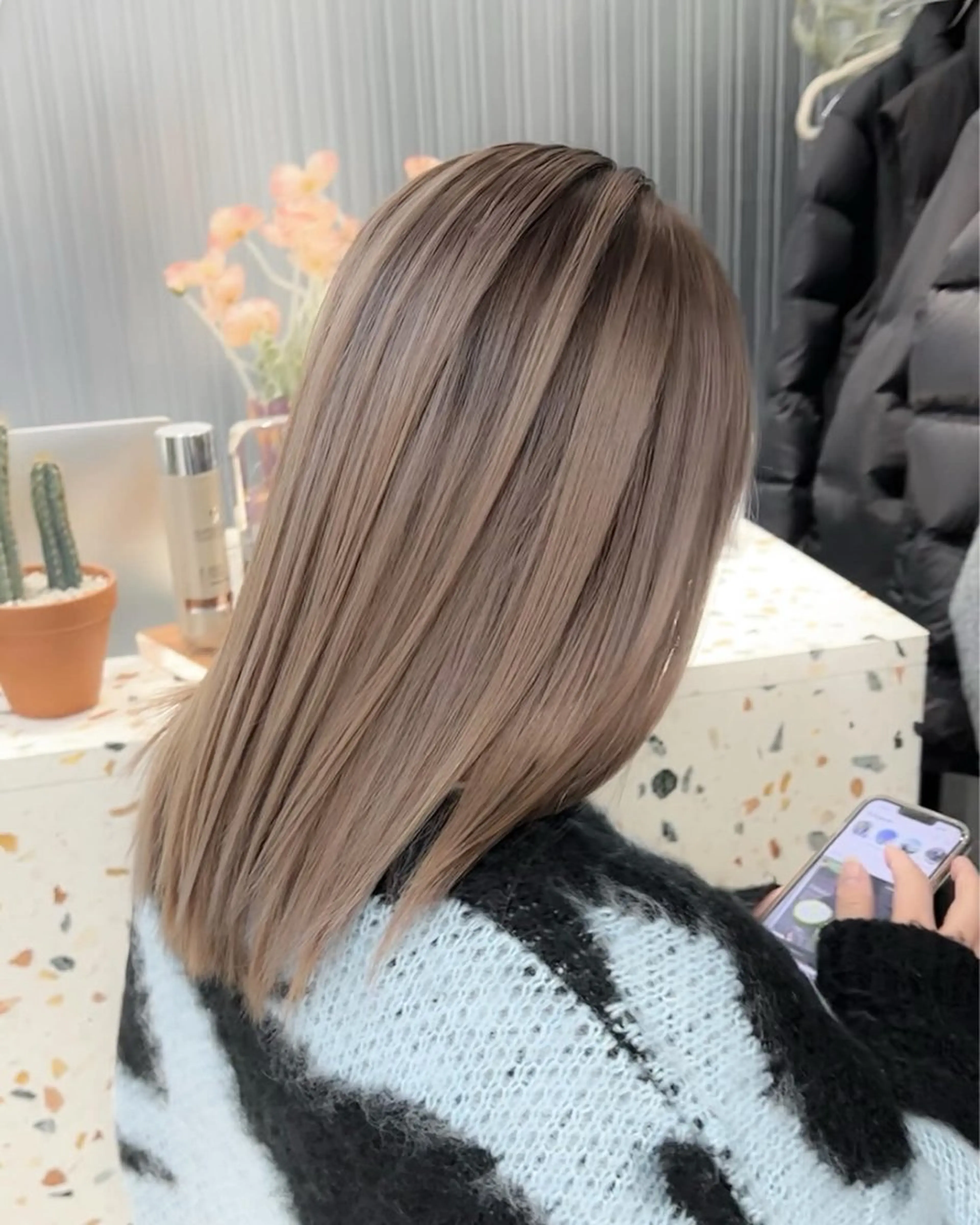 セミロング カラー フェード・メッシュ ハイトーン/fumaのヘアスタイル