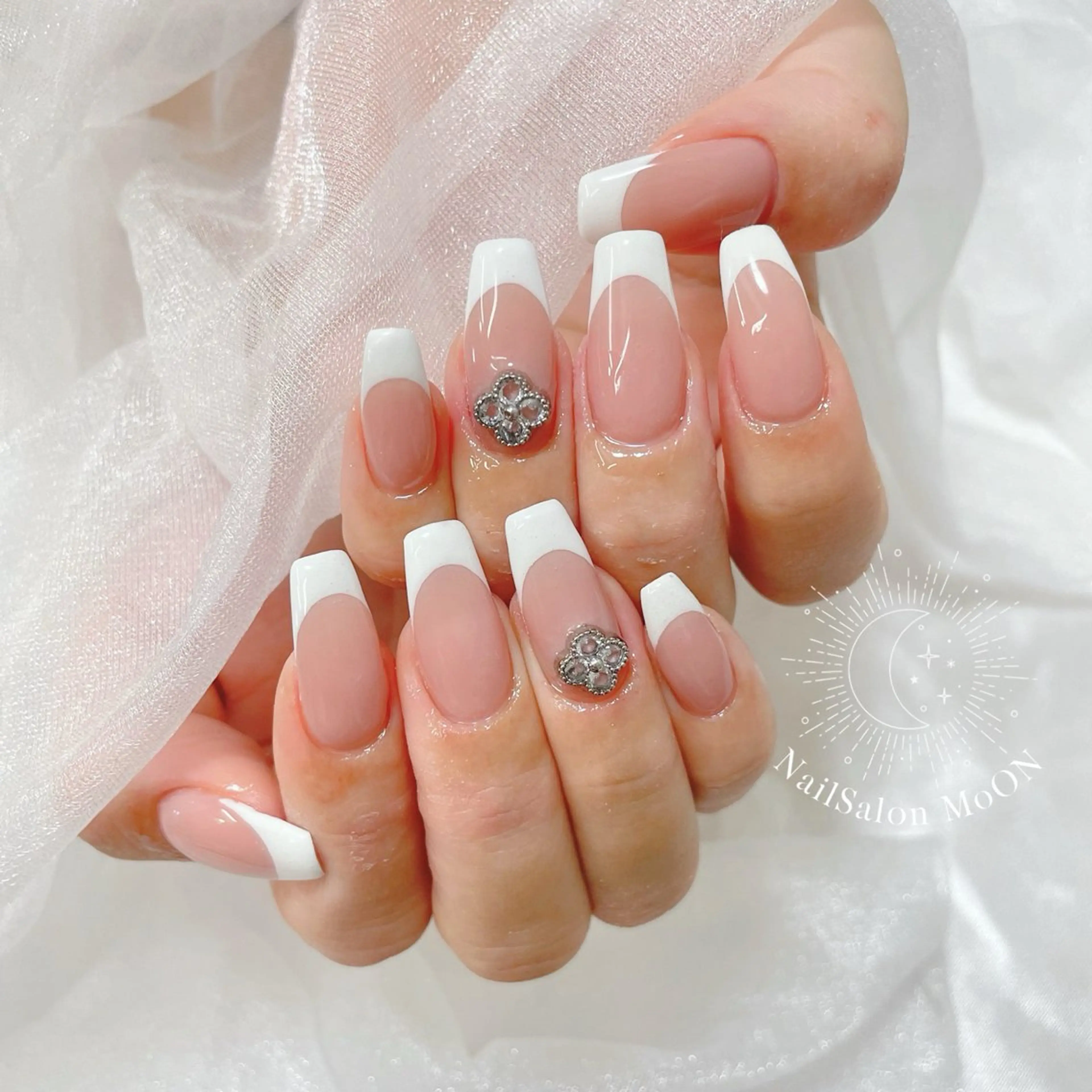 ネイル フレンチネイル ハンドネイル ハンドケア MoON...❤︎ MeGuのネイルデザイン