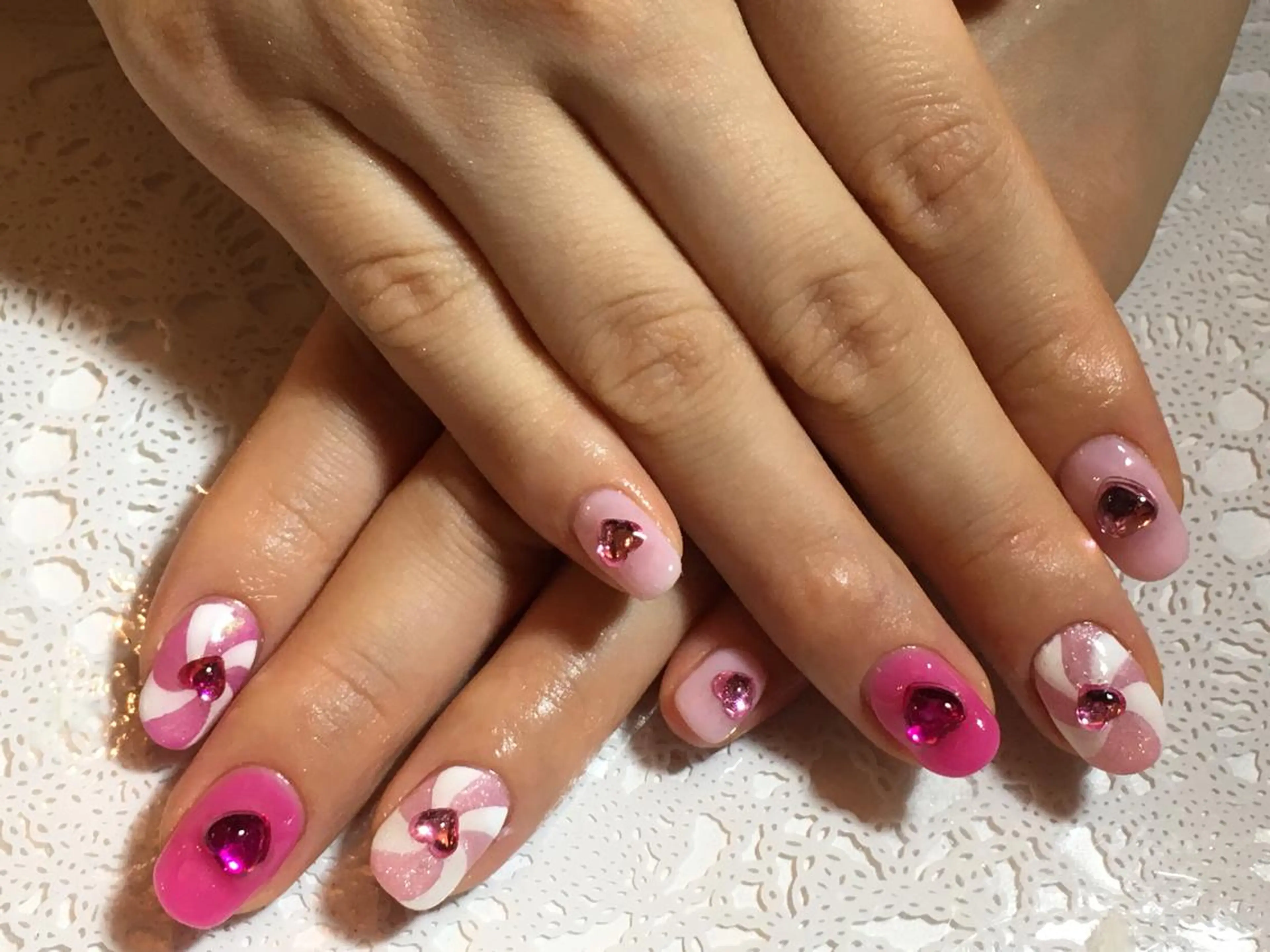 ネイル ハート ストーンネイル 古川 里美のネイルデザイン