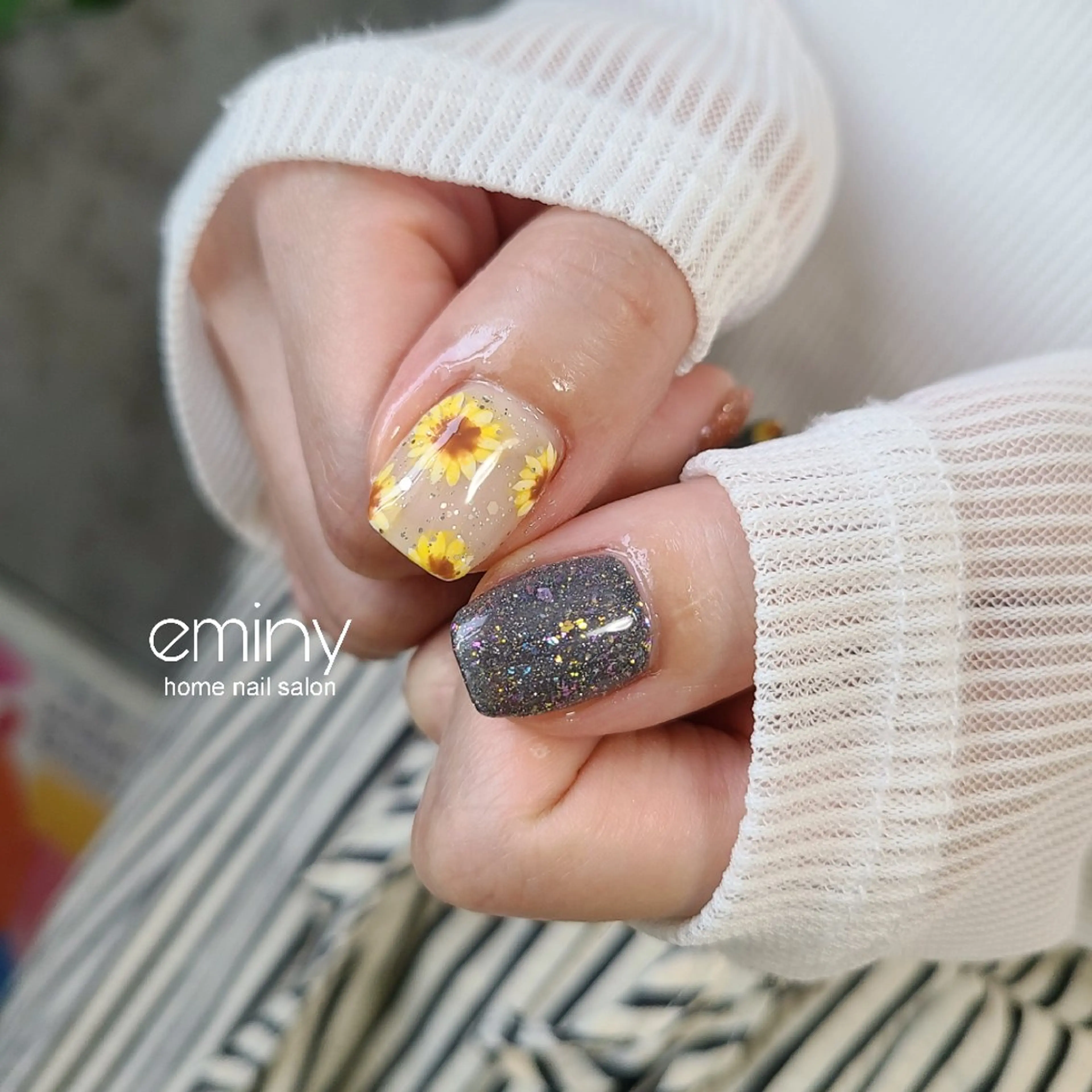 ネイル フラッシュネイル フラワーネイル ジェルネイル キラキラネイル 韓国ネイル nail salon  eminyのネイルデザイン