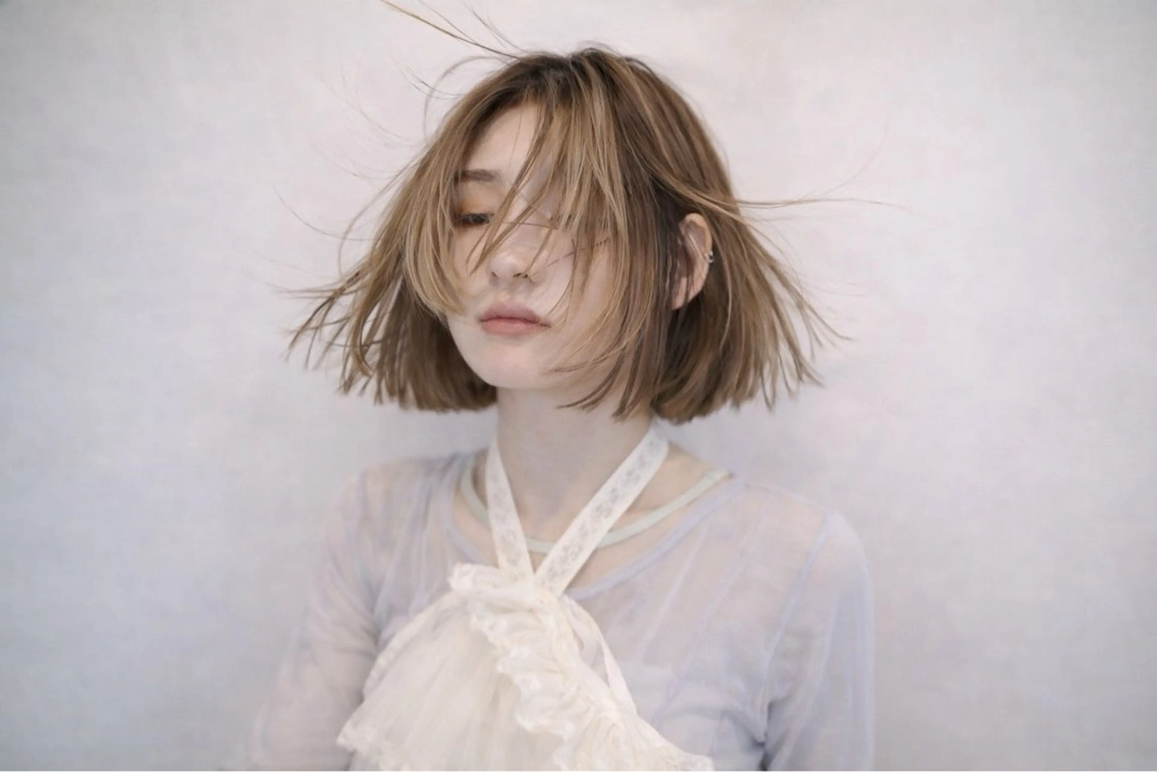 ショート shiho/レイヤー /透明感カラーのヘアスタイル