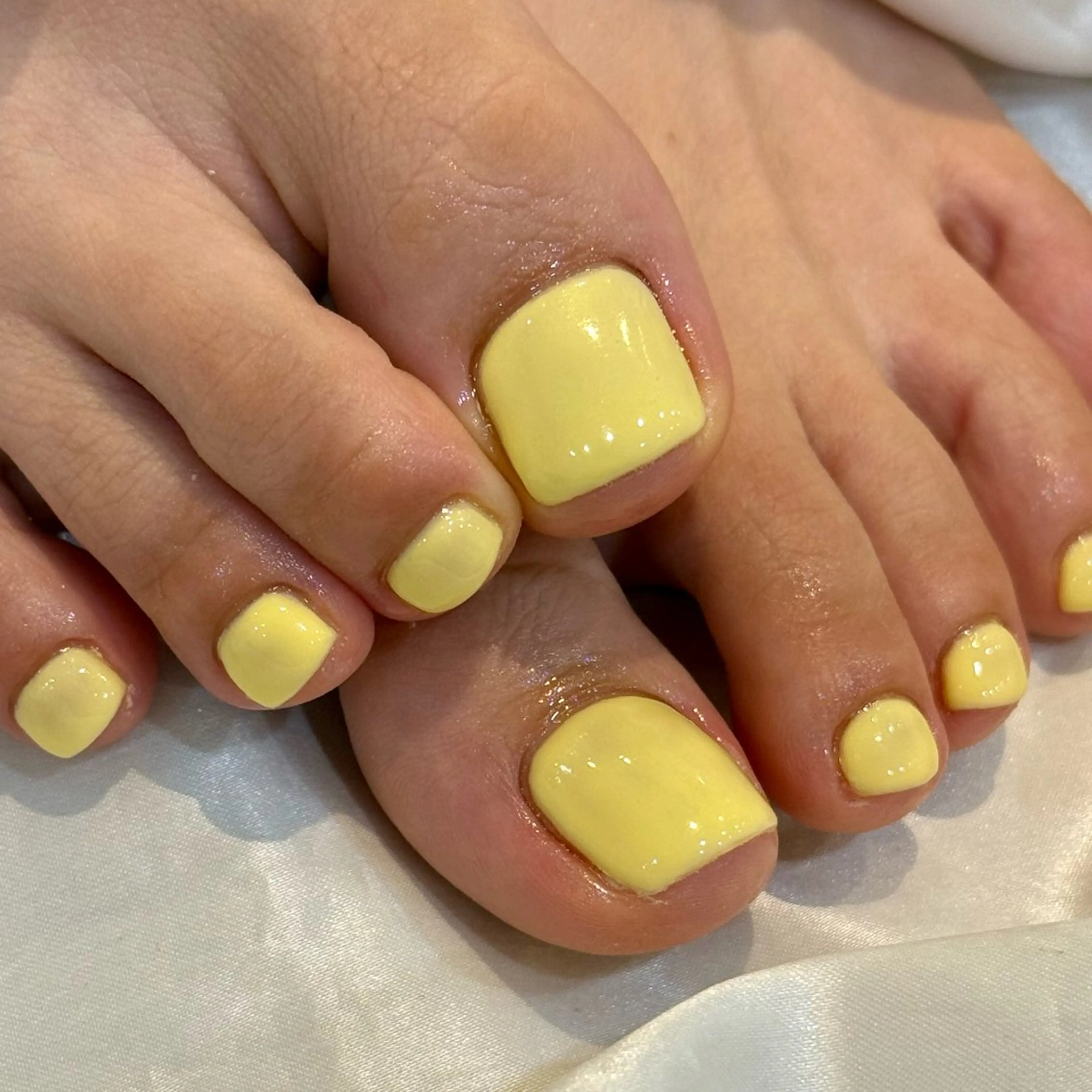 ネイル ワンカラーネイル 黄色 Ray nail natsu🎀のネイルデザイン