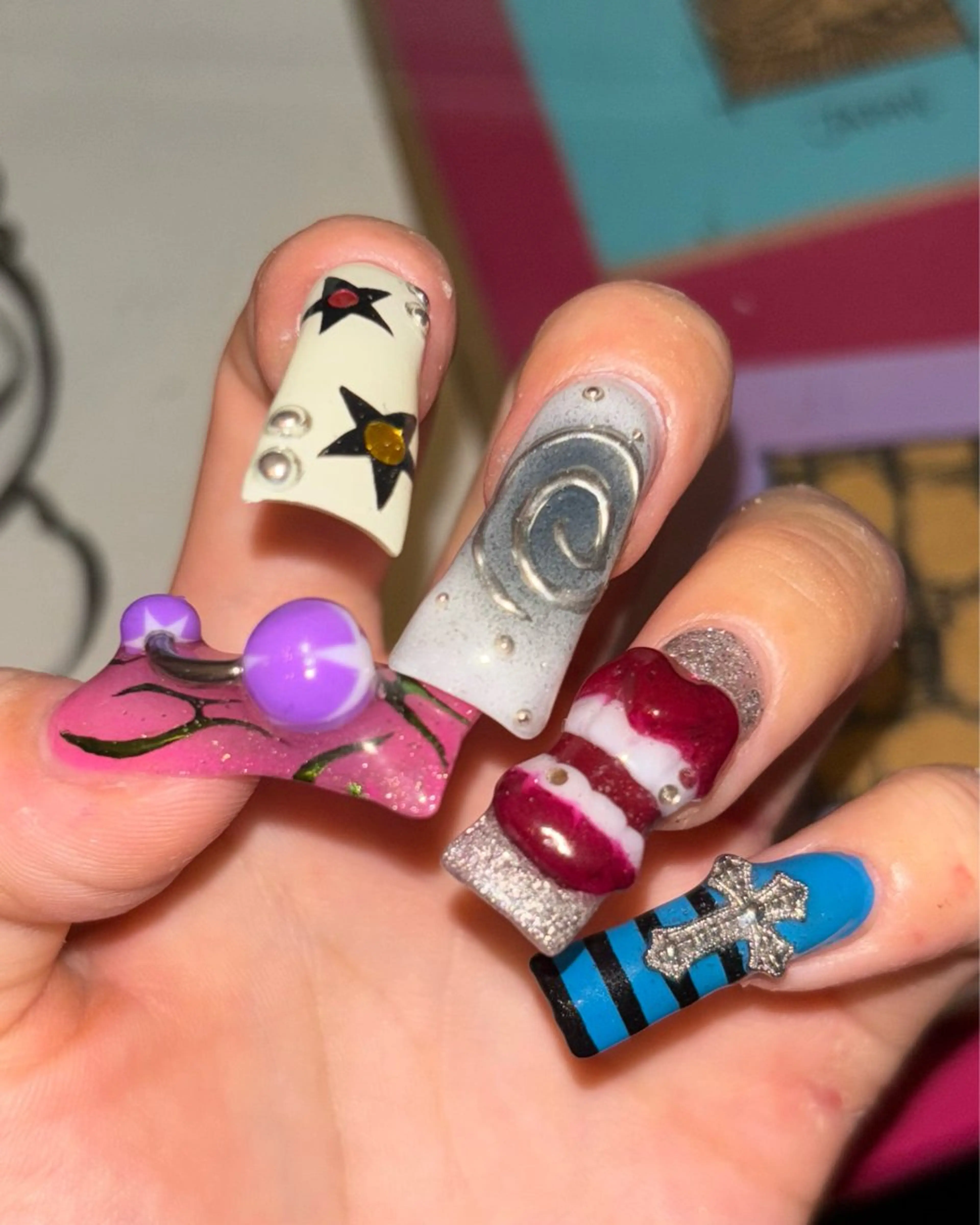 ネイル ハンドネイル 🪐富島彩夏 /海外nail🪐のネイルデザイン