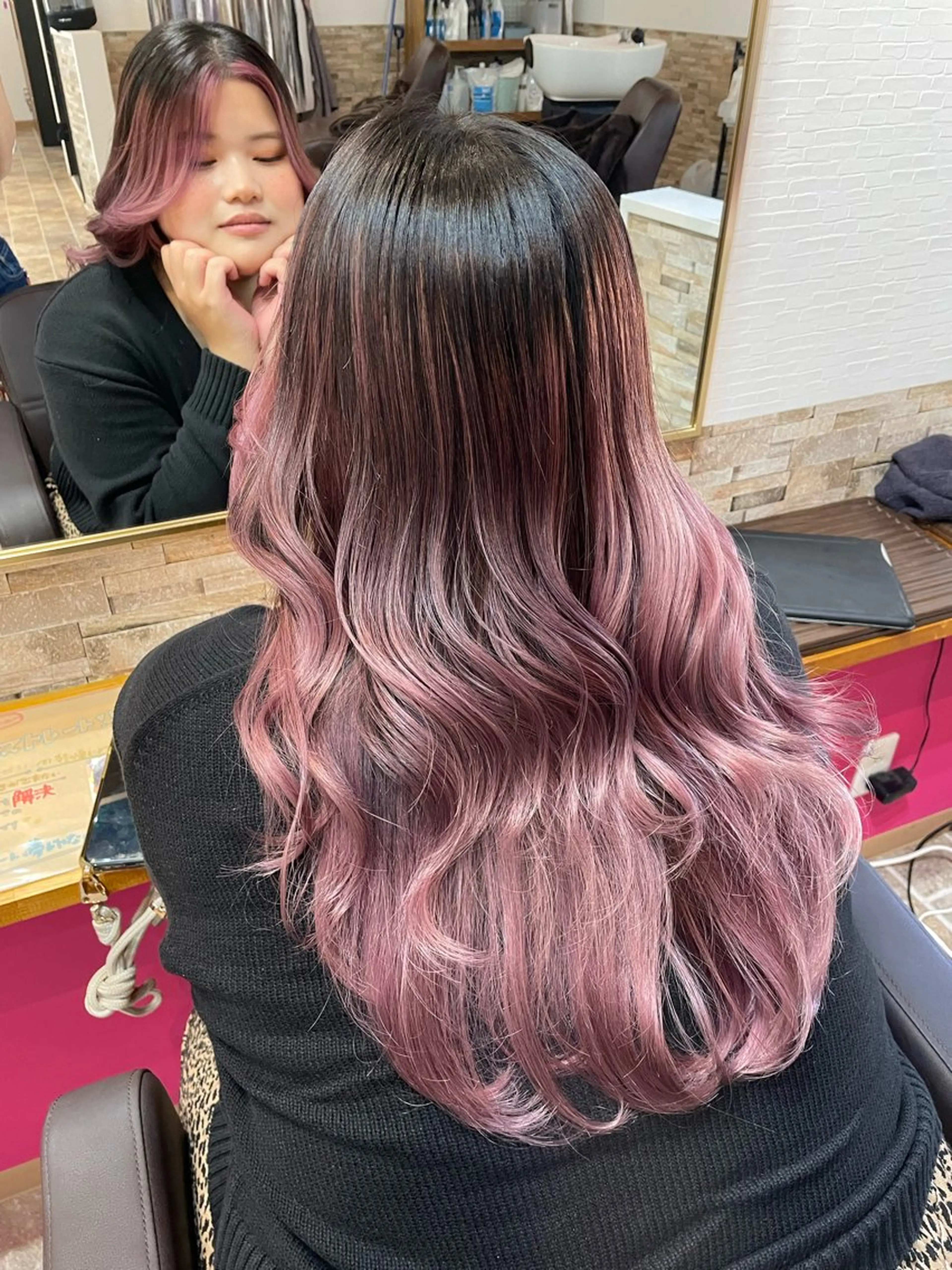 ロング カラー バレイヤージュ ラベンダーカラー ラベンダーピンク ピンクカラー レイヤーカット カット ヘアカラー YUI/ ブリーチカラー🌷のヘアスタイル