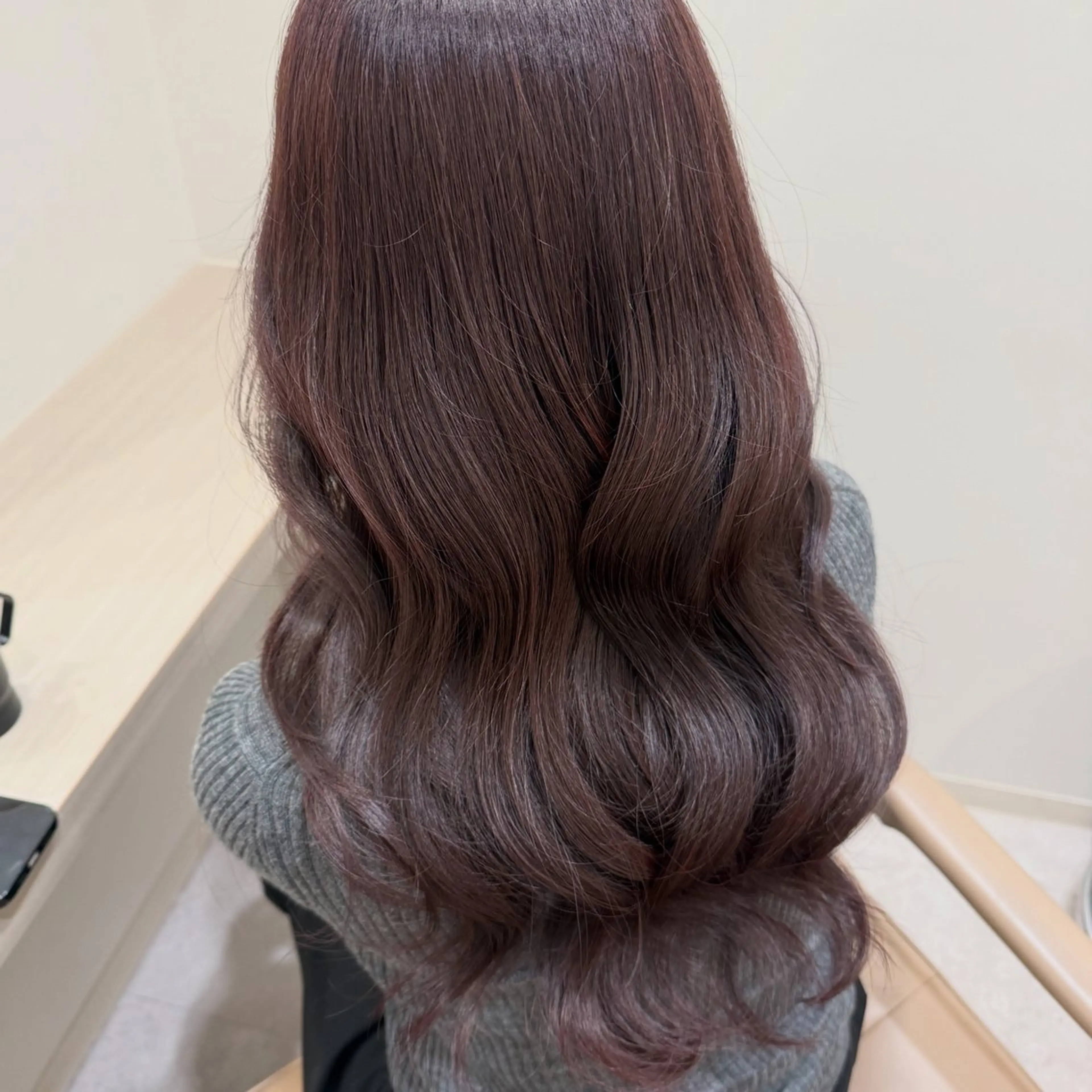 ロング ヘアカラー SALOWIN MITO所属・nana /ベージュ / 透明感カラーのヘアスタイル