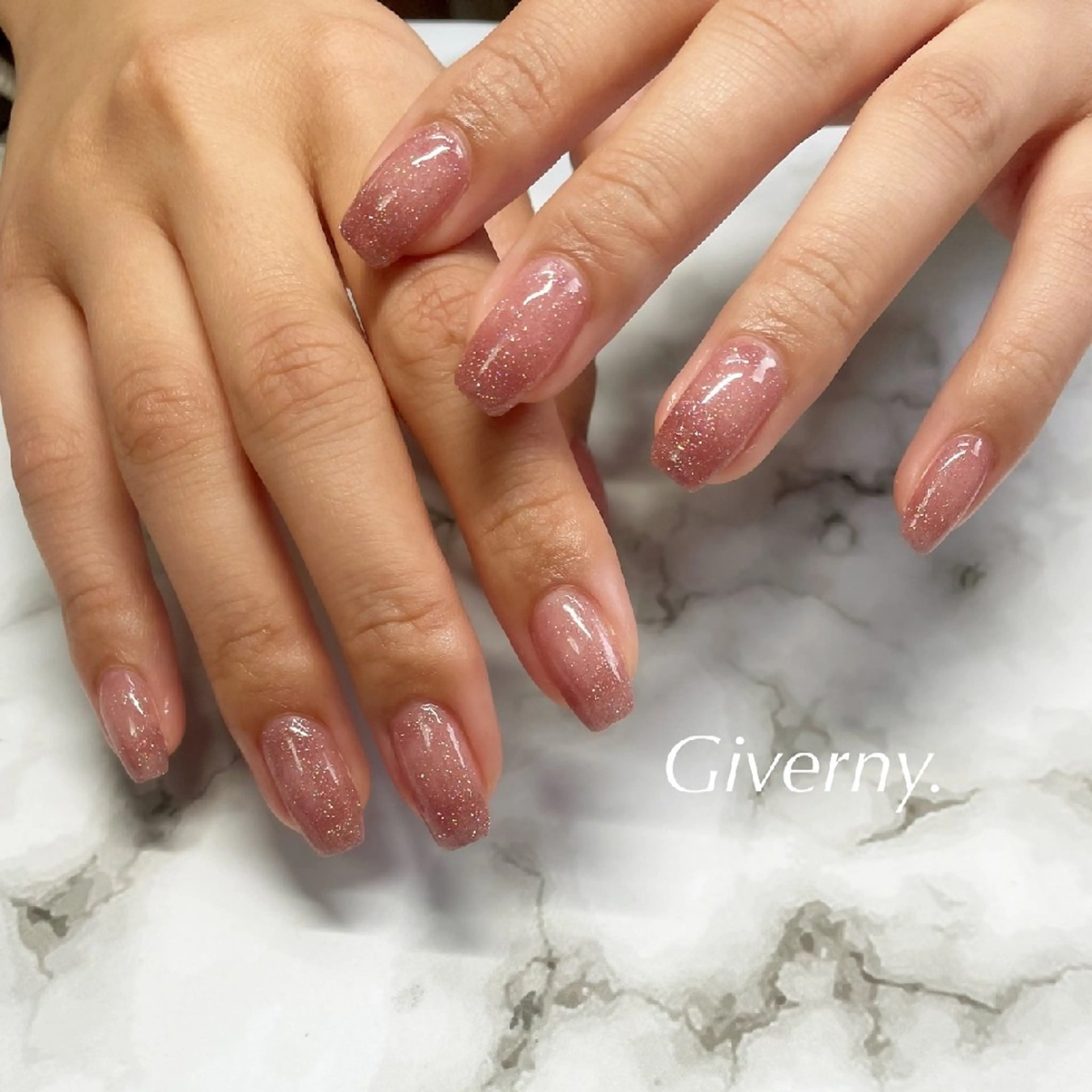 ネイル フラッシュネイル キラキラネイル 春ネイル ハンドネイル Giverny .のネイルデザイン