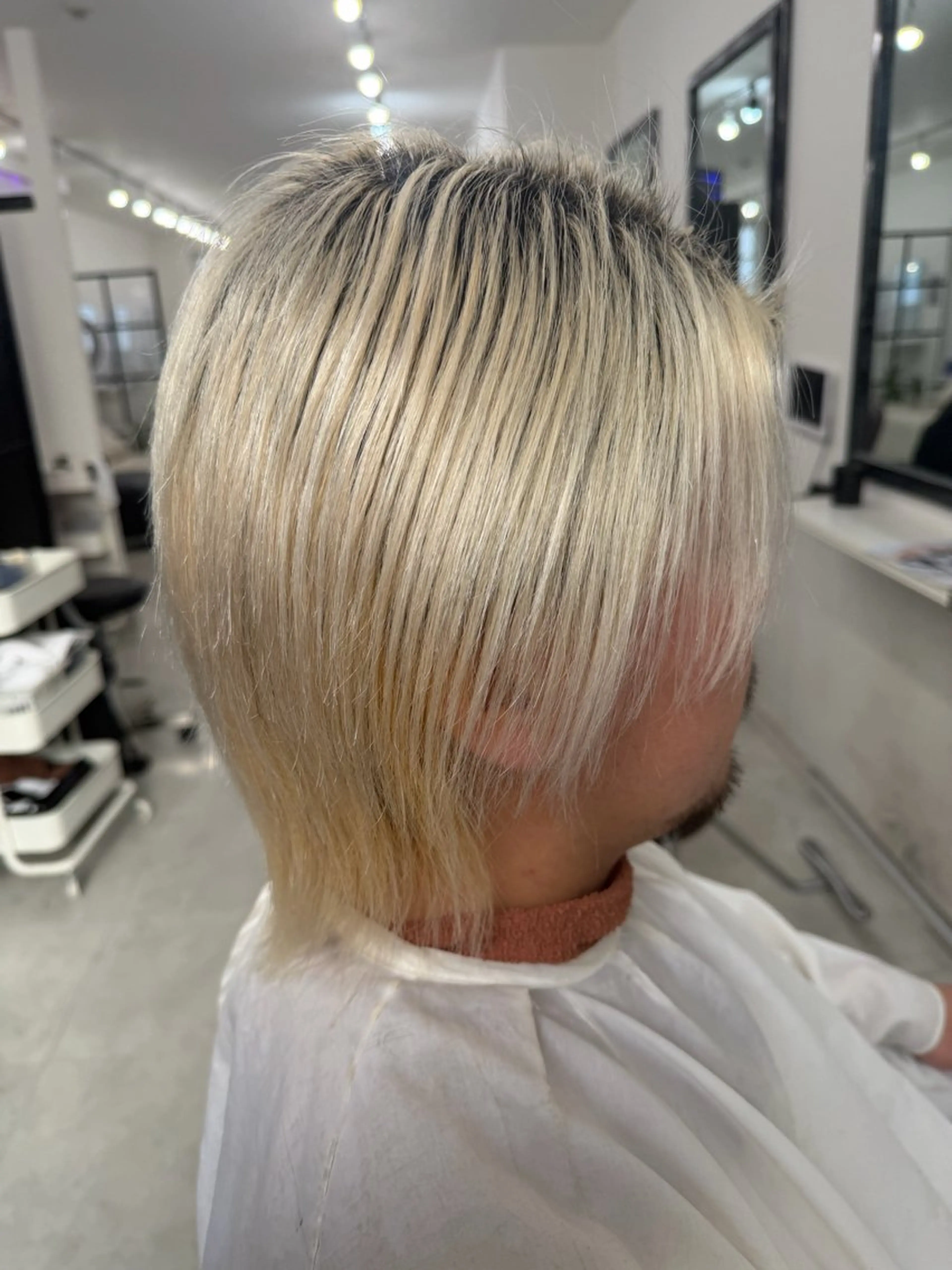 ショート レイヤーカット G.O.A.T🐣 渡邊晴希のヘアスタイル