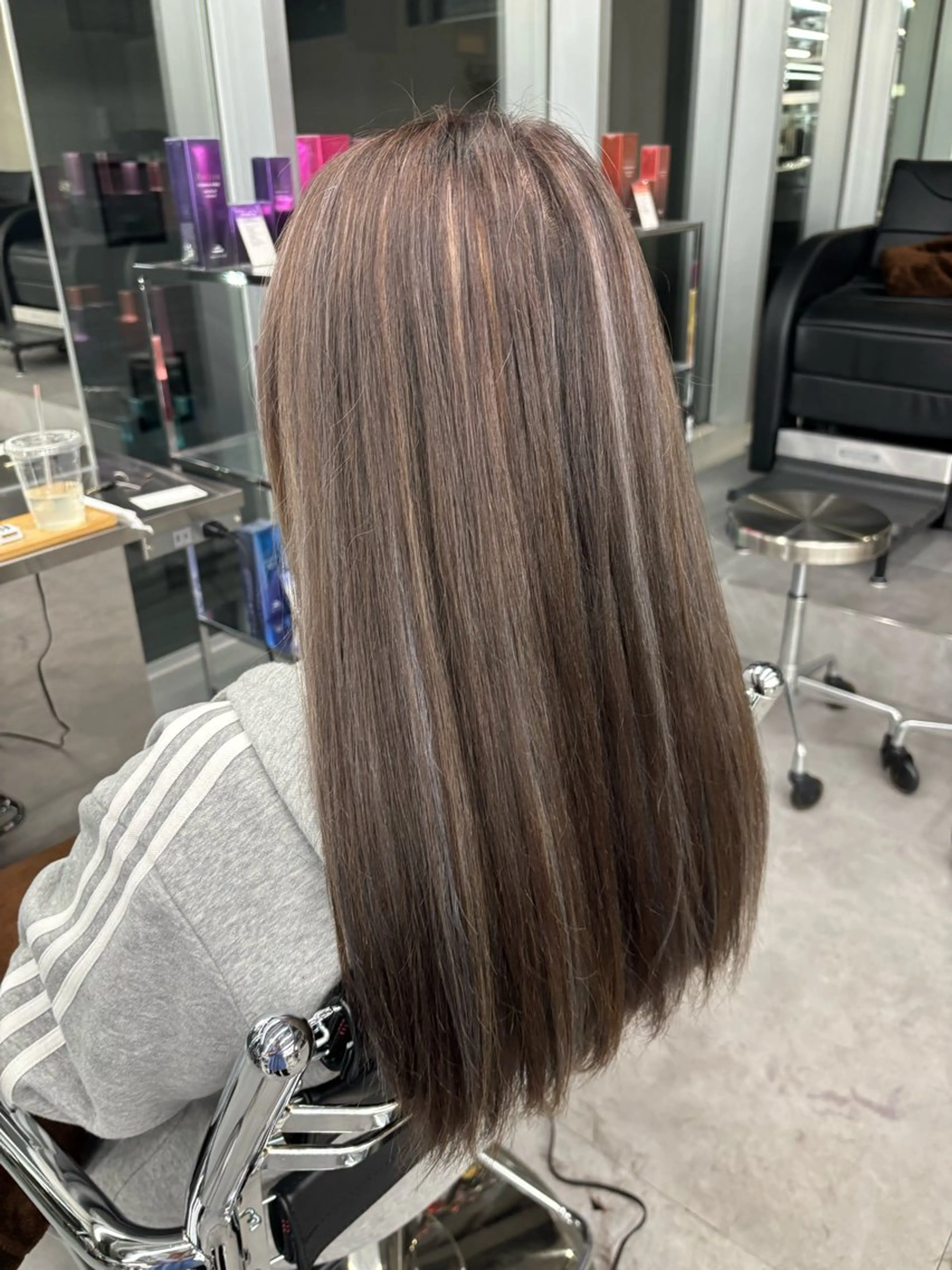ロング 佐藤 莉子のヘアスタイル