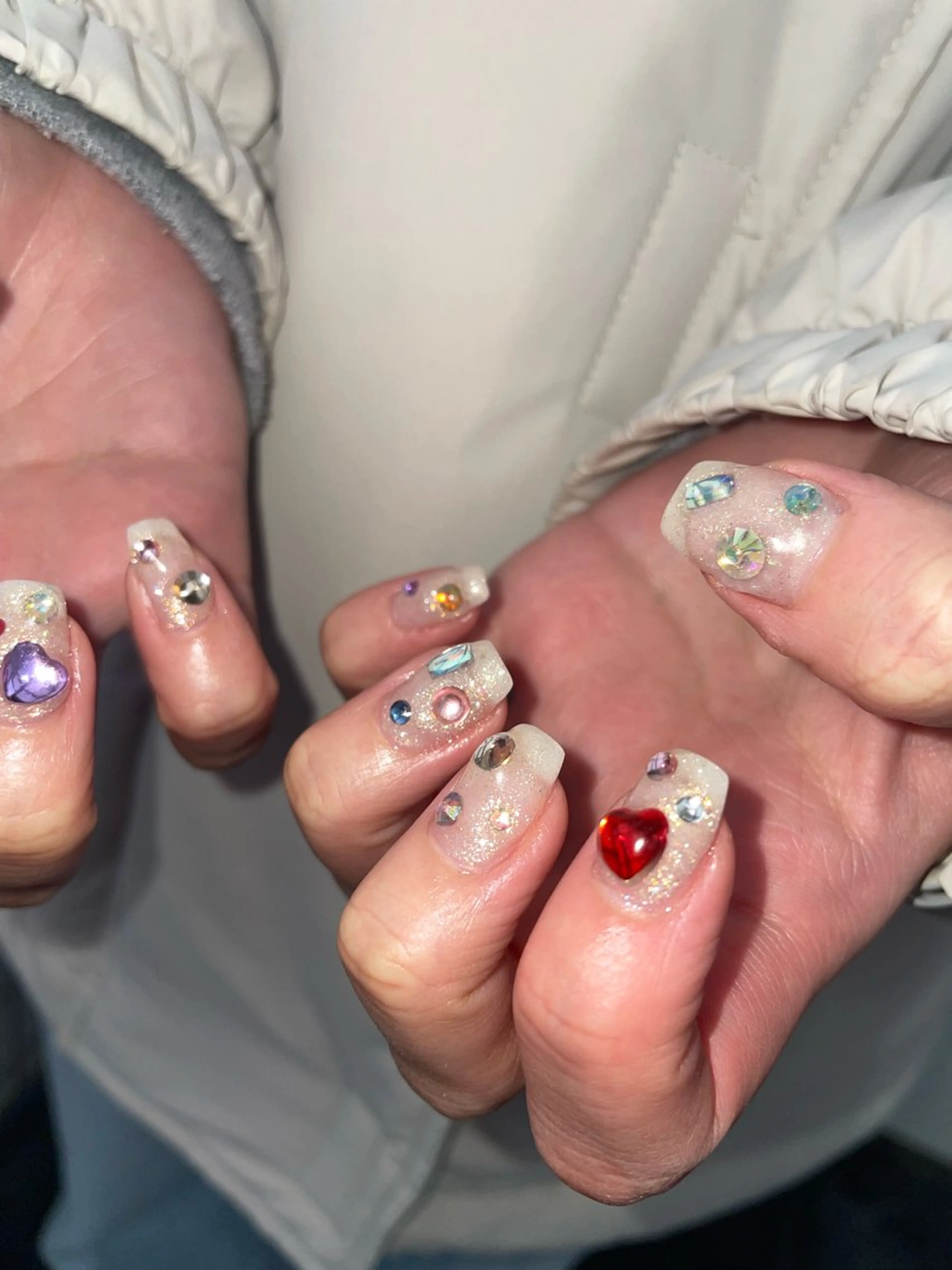 ネイル ハート ストーンネイル ハンドネイル Nail ヌシん家 AKANEのネイルデザイン