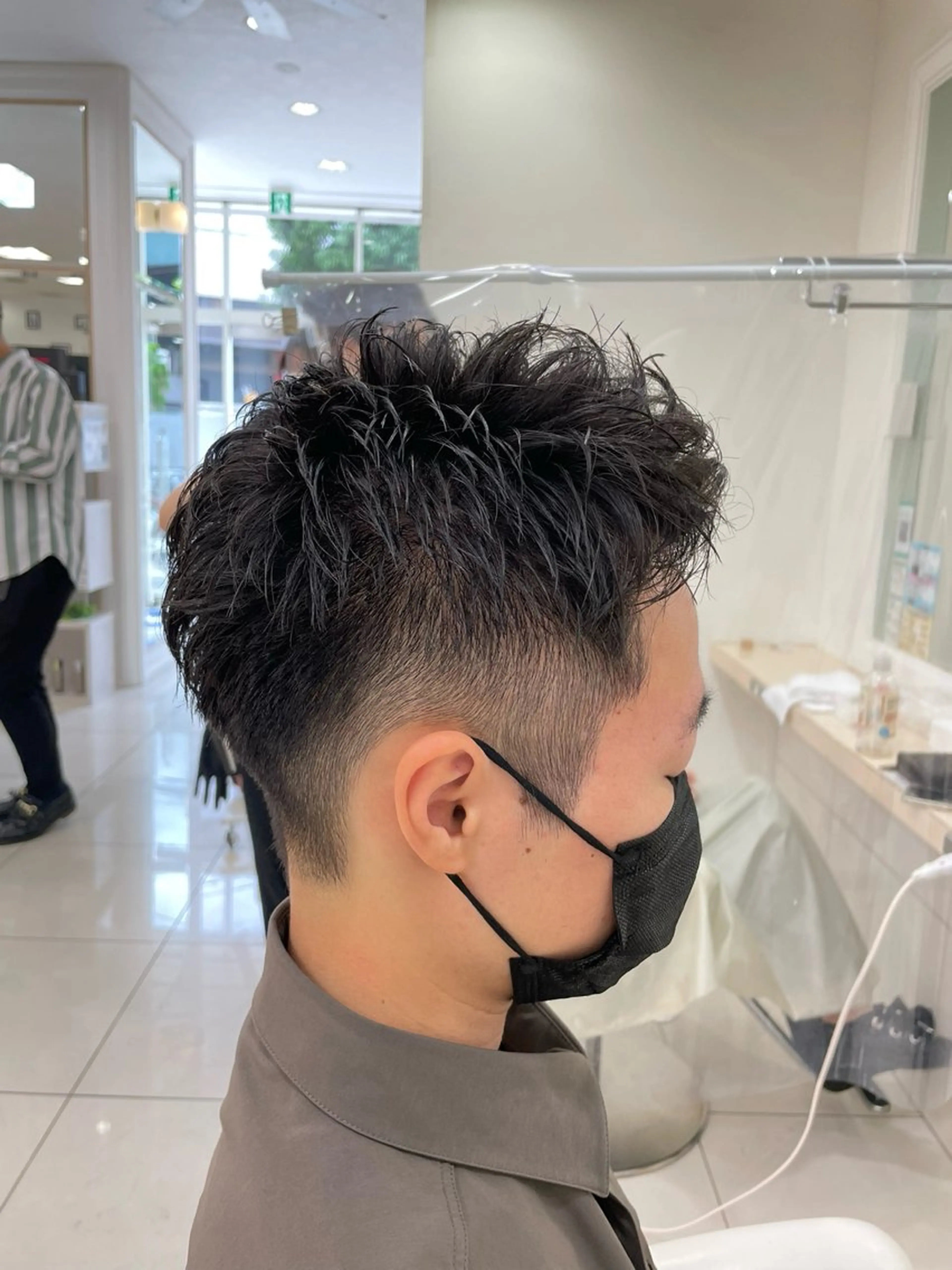 メンズ フェードカット 伊佐 愛のヘアスタイル