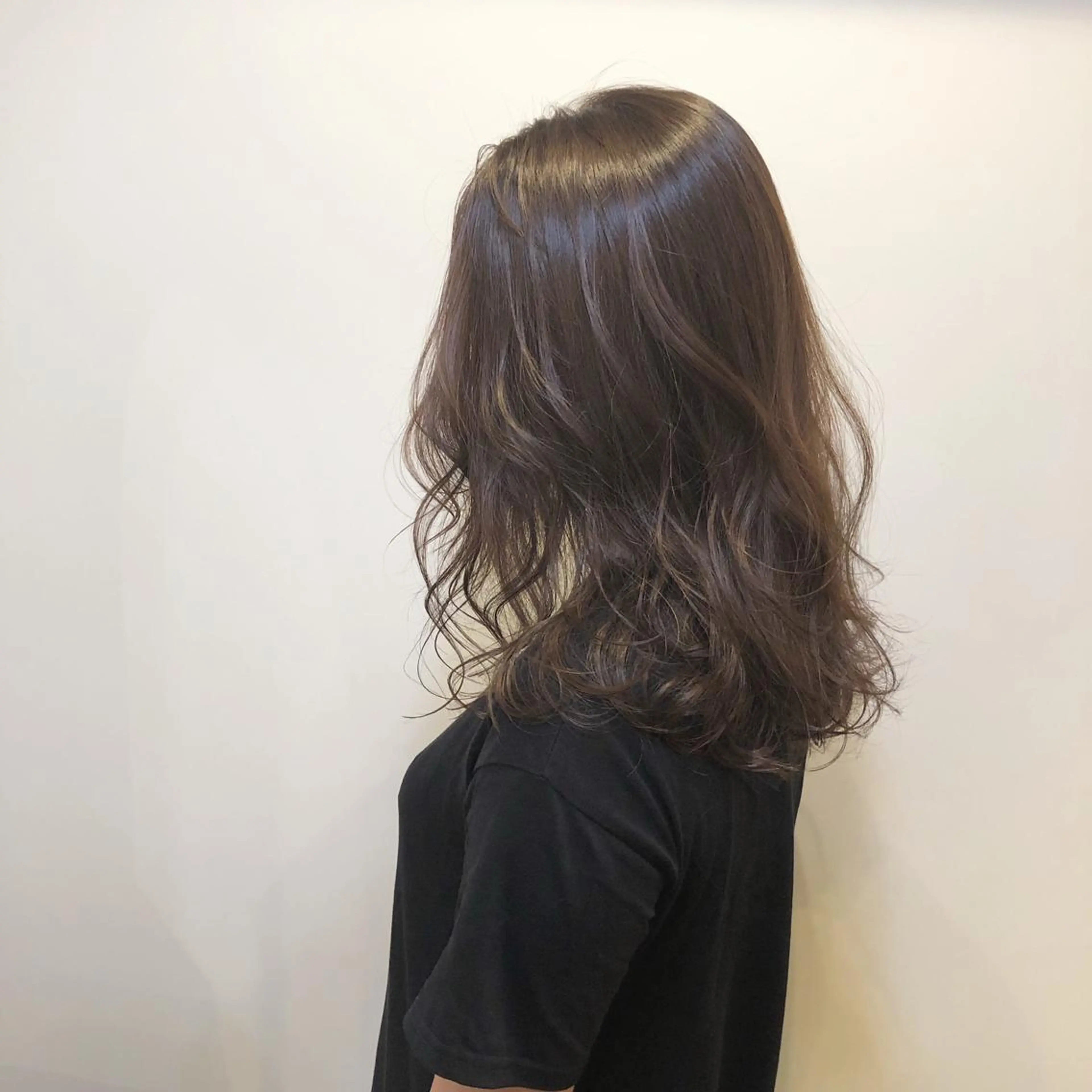 セミロング カット ヘアカラー トリートメント ＨＩ ROのヘアスタイル