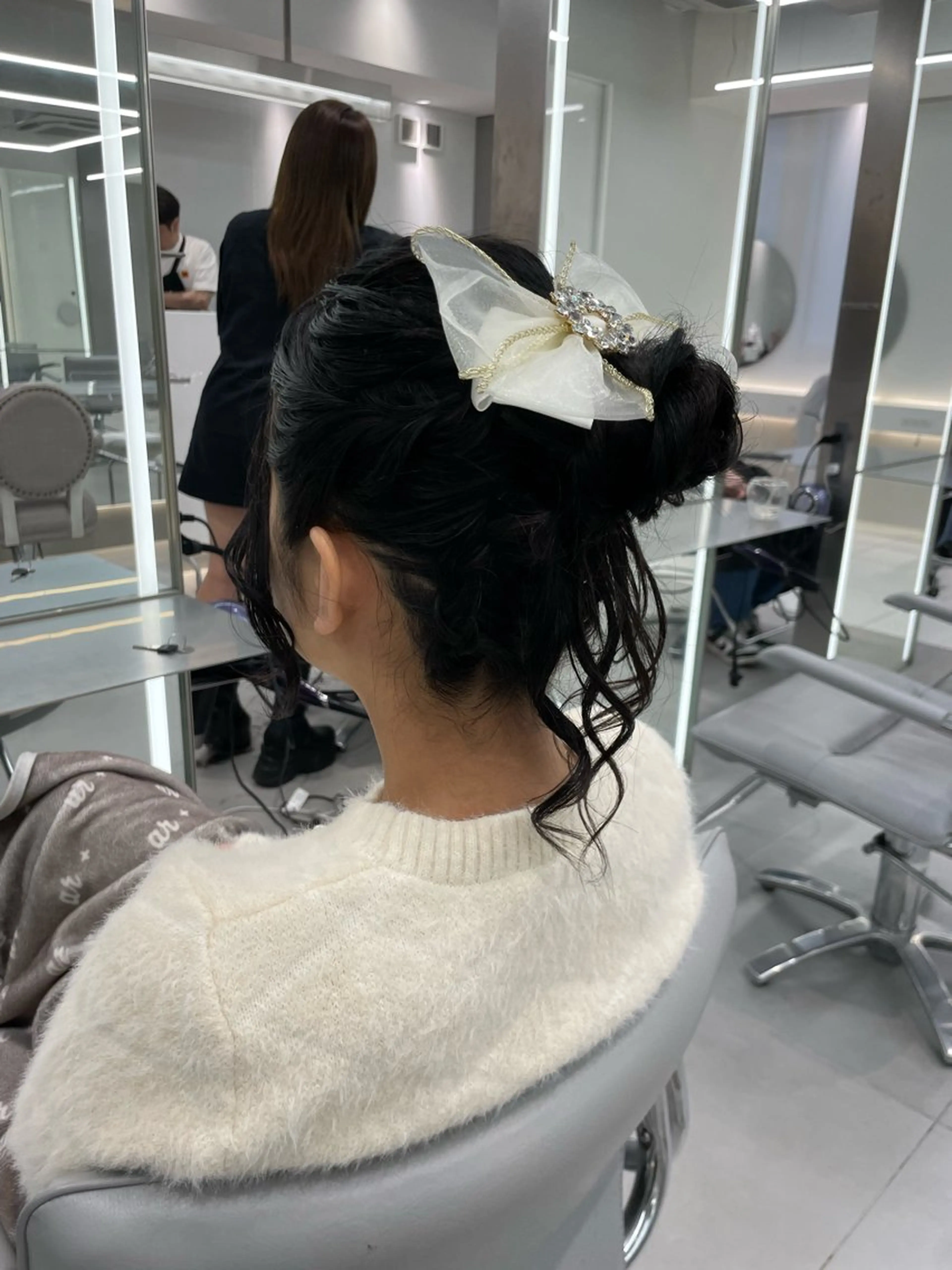 ヘアアレンジ お団子ヘア 結婚式・ブライダル エクステ ヘアセット ヘアセット🎀耳つぼ 👂💎MONAMIのヘアスタイル