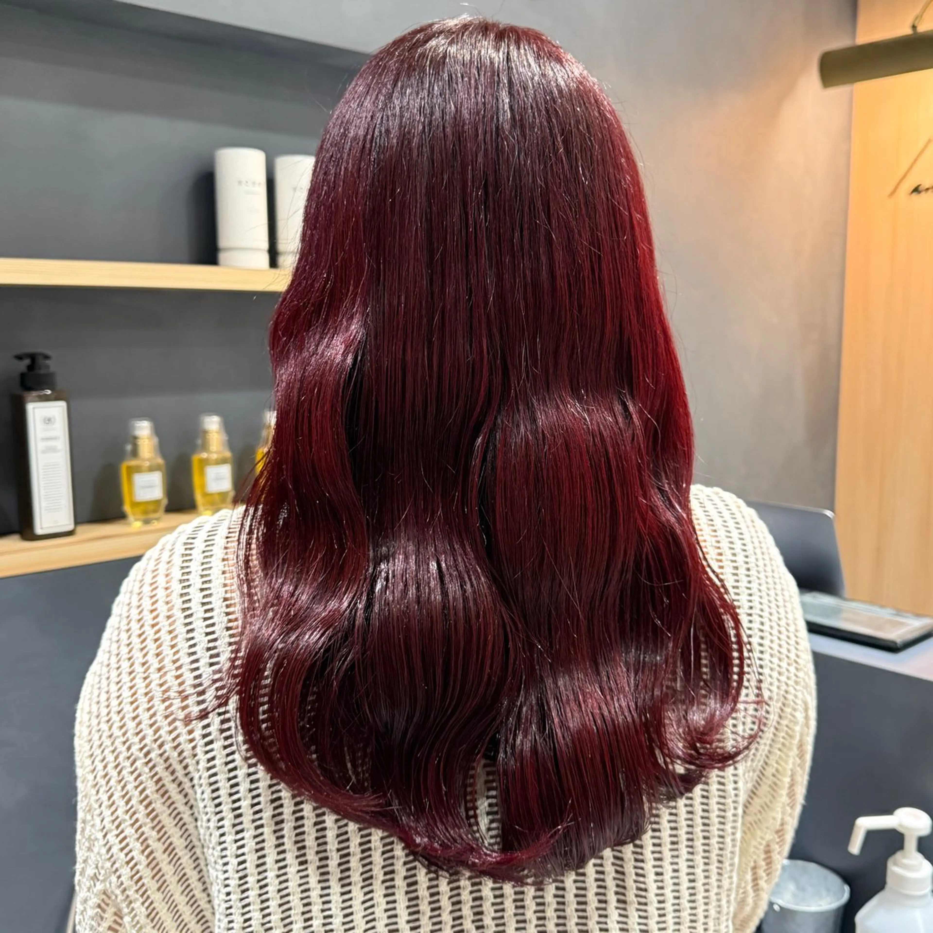 セミロング カラー レッドカラー ヘアカラー トリートメント 🧚🏻momo 🧚🏻【下北沢】のヘアスタイル