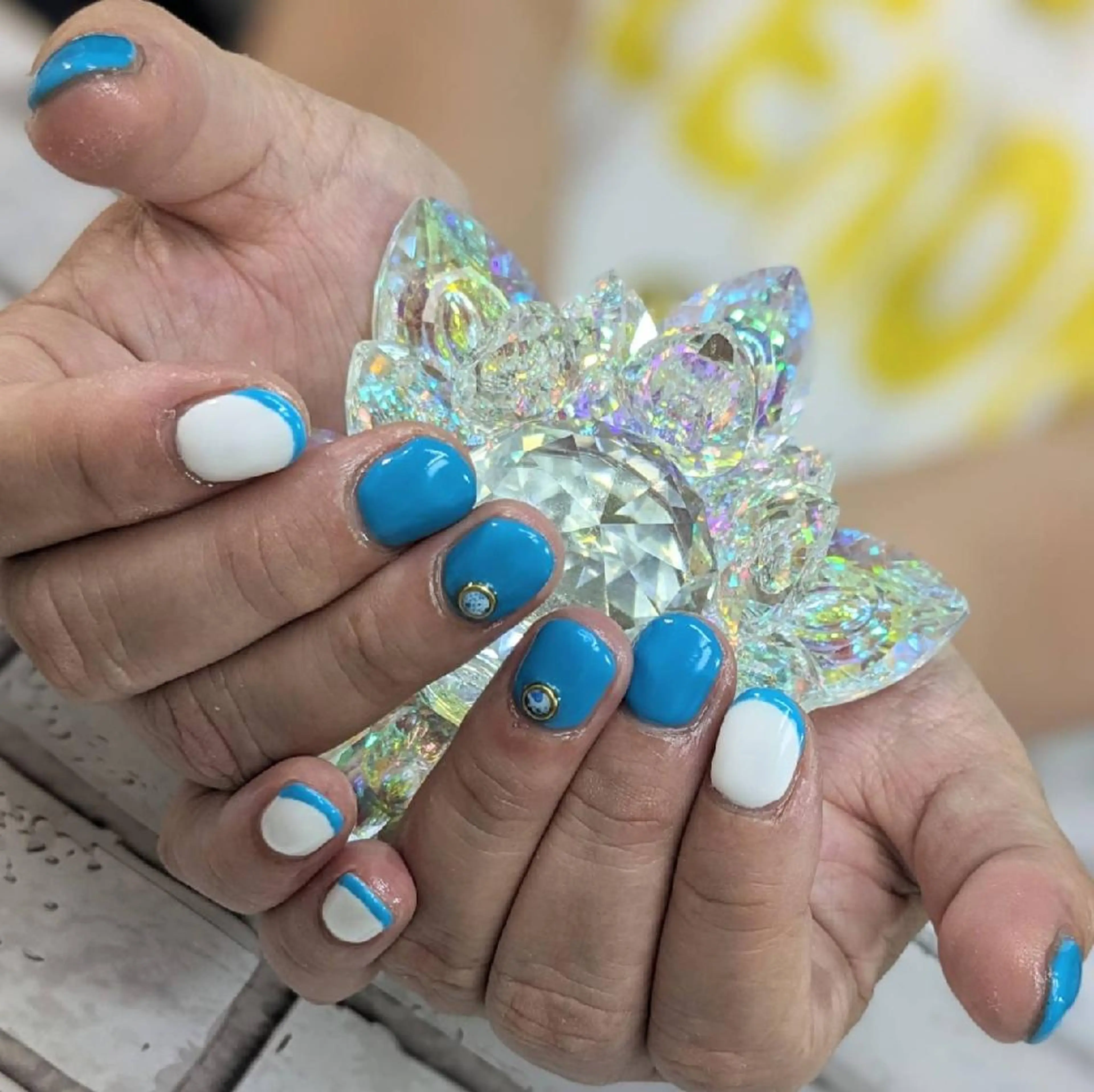 ネイル ホワイト ハンドネイル ネイルサロンベルティ .keikoのネイルデザイン