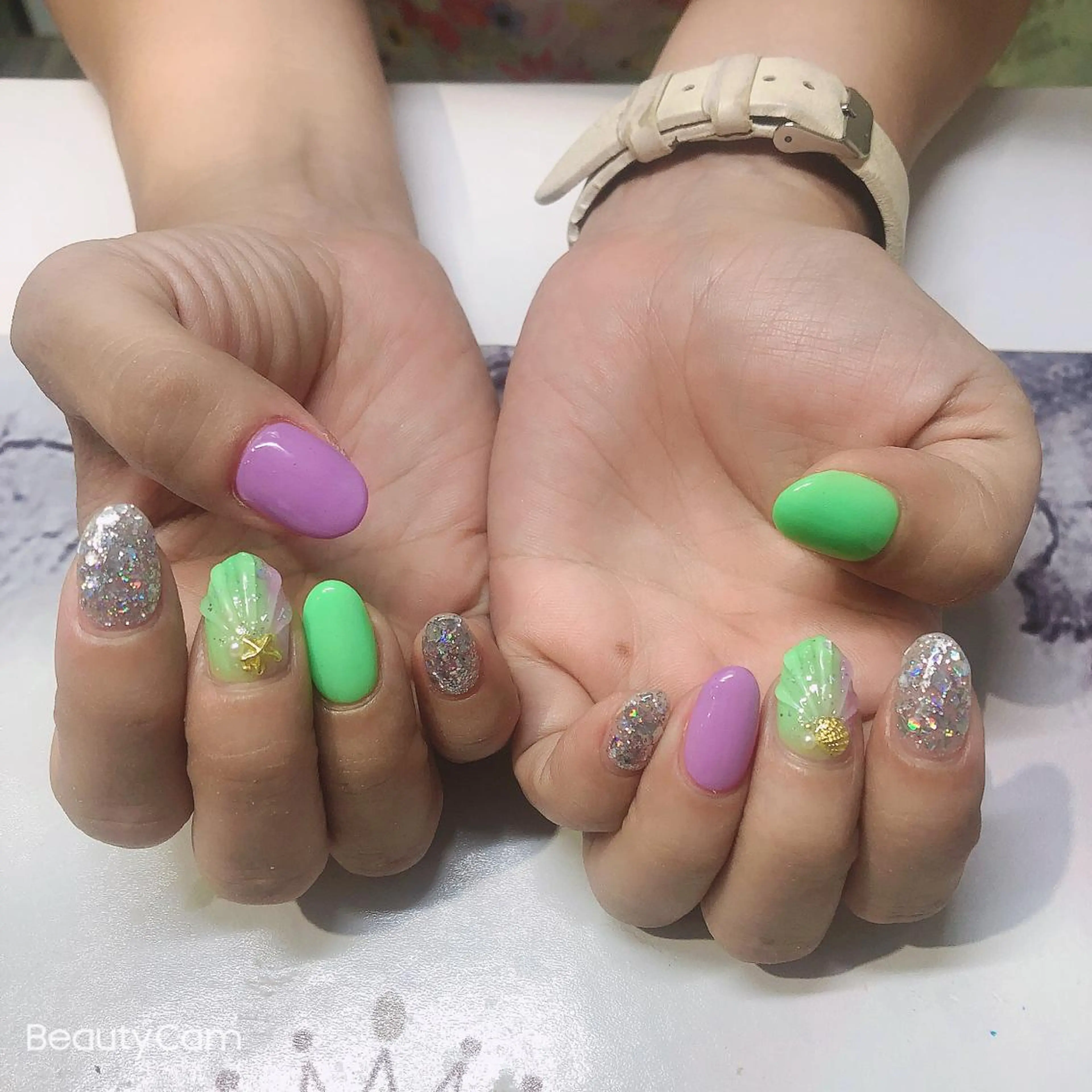 ネイル ガレンドウ 白澤 愛子のネイルデザイン