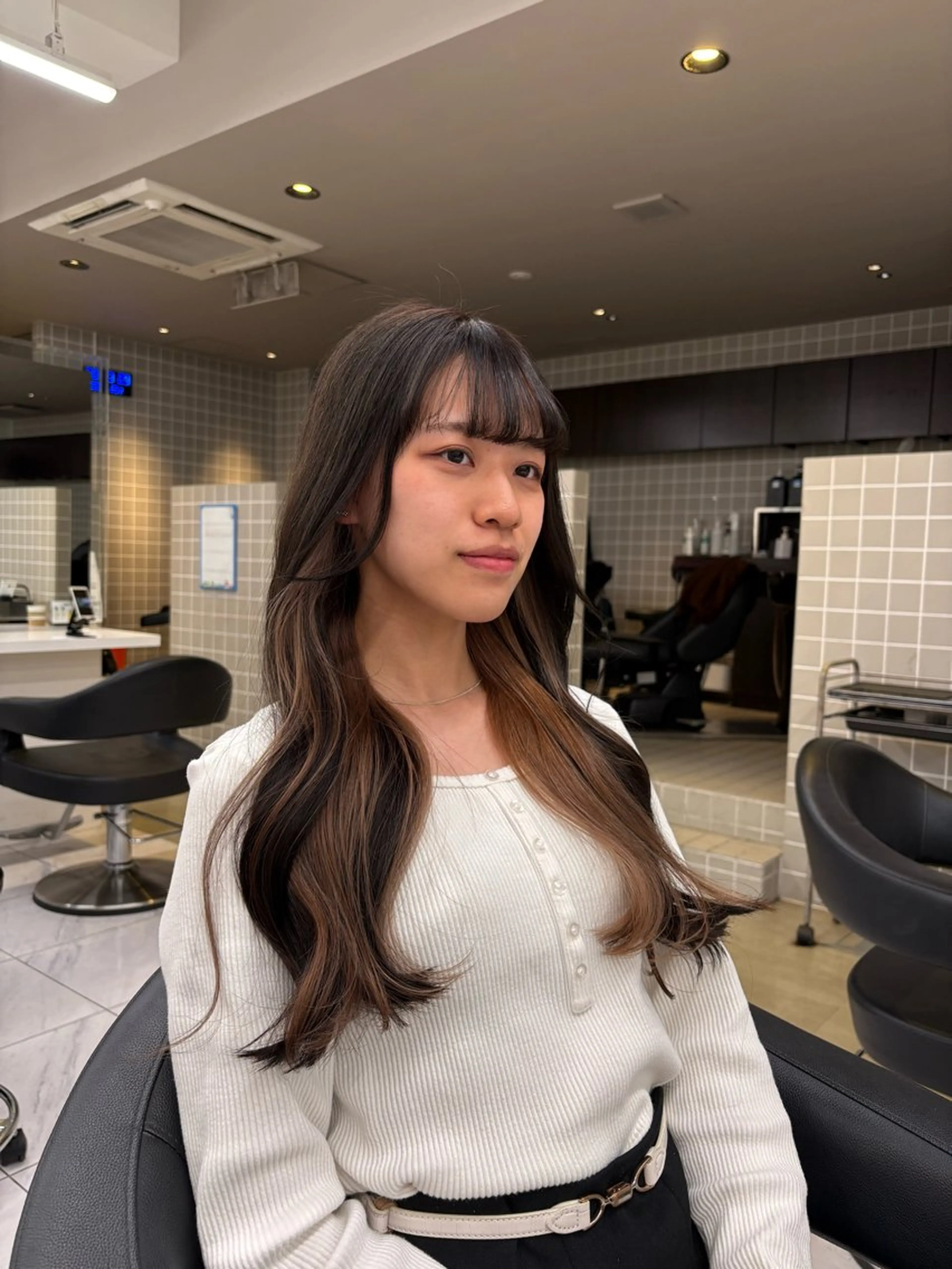 カラー ヘアカラー トリートメント 透明感ベージュ🤎 ナチュラルレイヤーのヘアスタイル