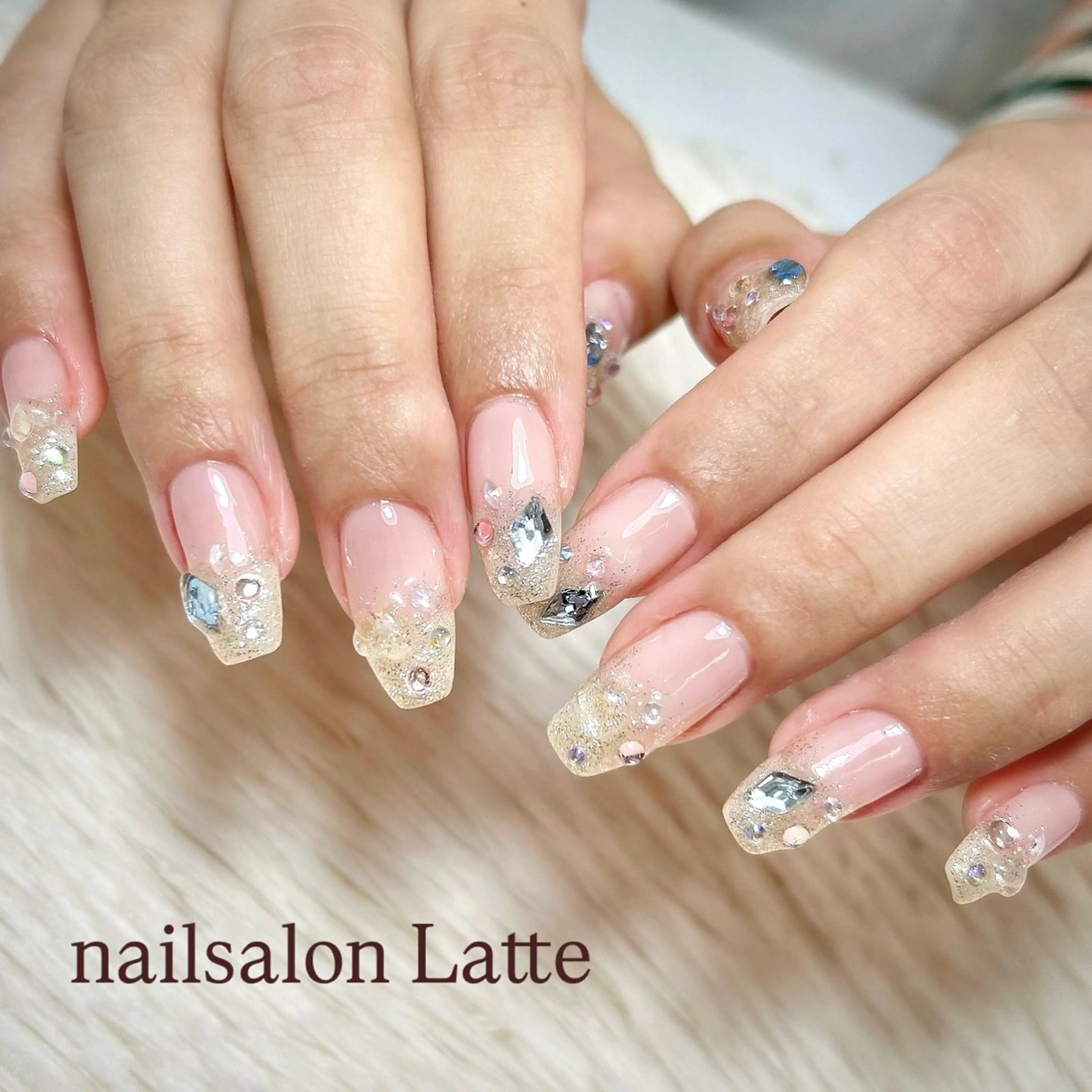 ネイル Nailsalon Latteのネイルデザイン