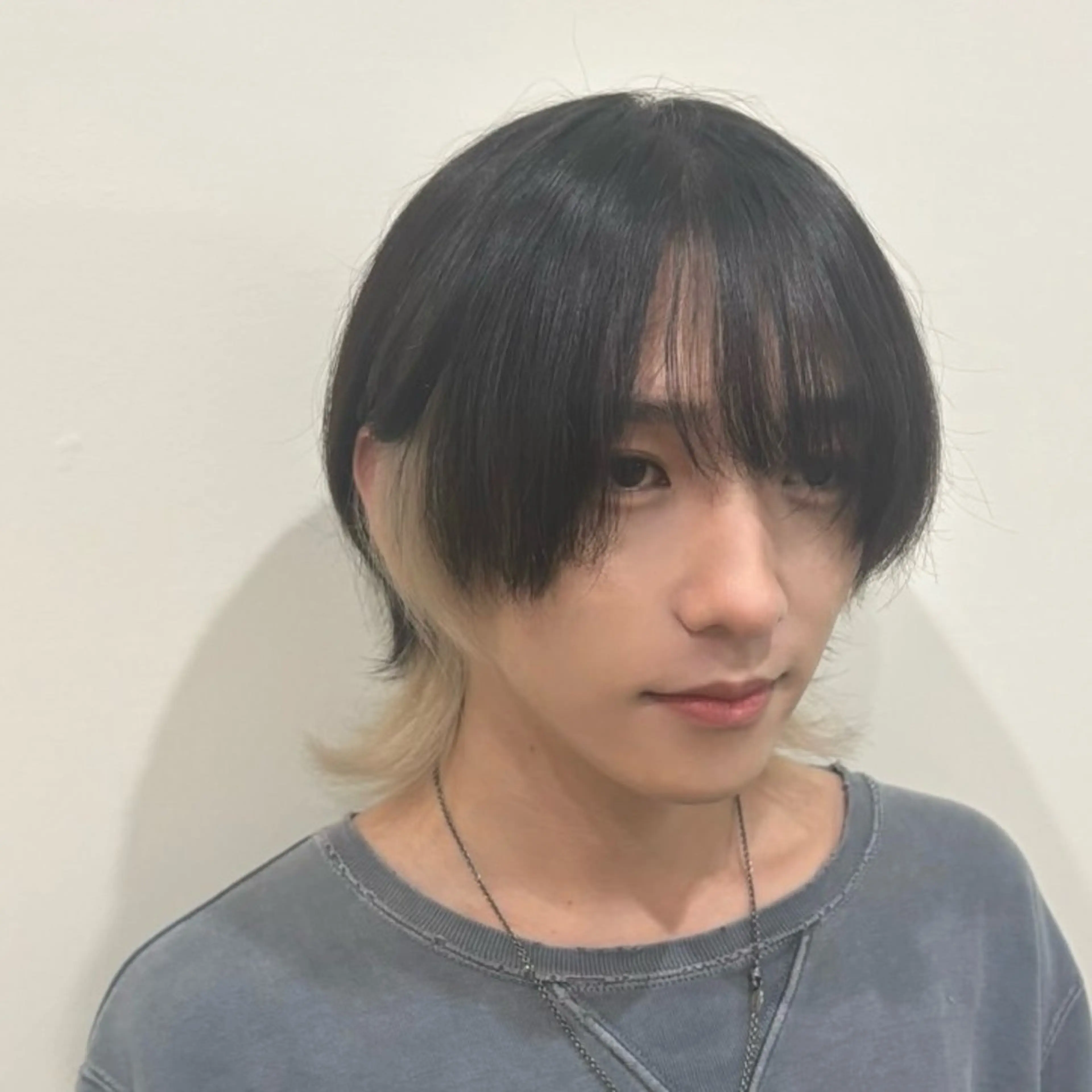 ショート メンズ メンズブリーチ 美容室ORIKA AI レイヤーカットのヘアスタイル