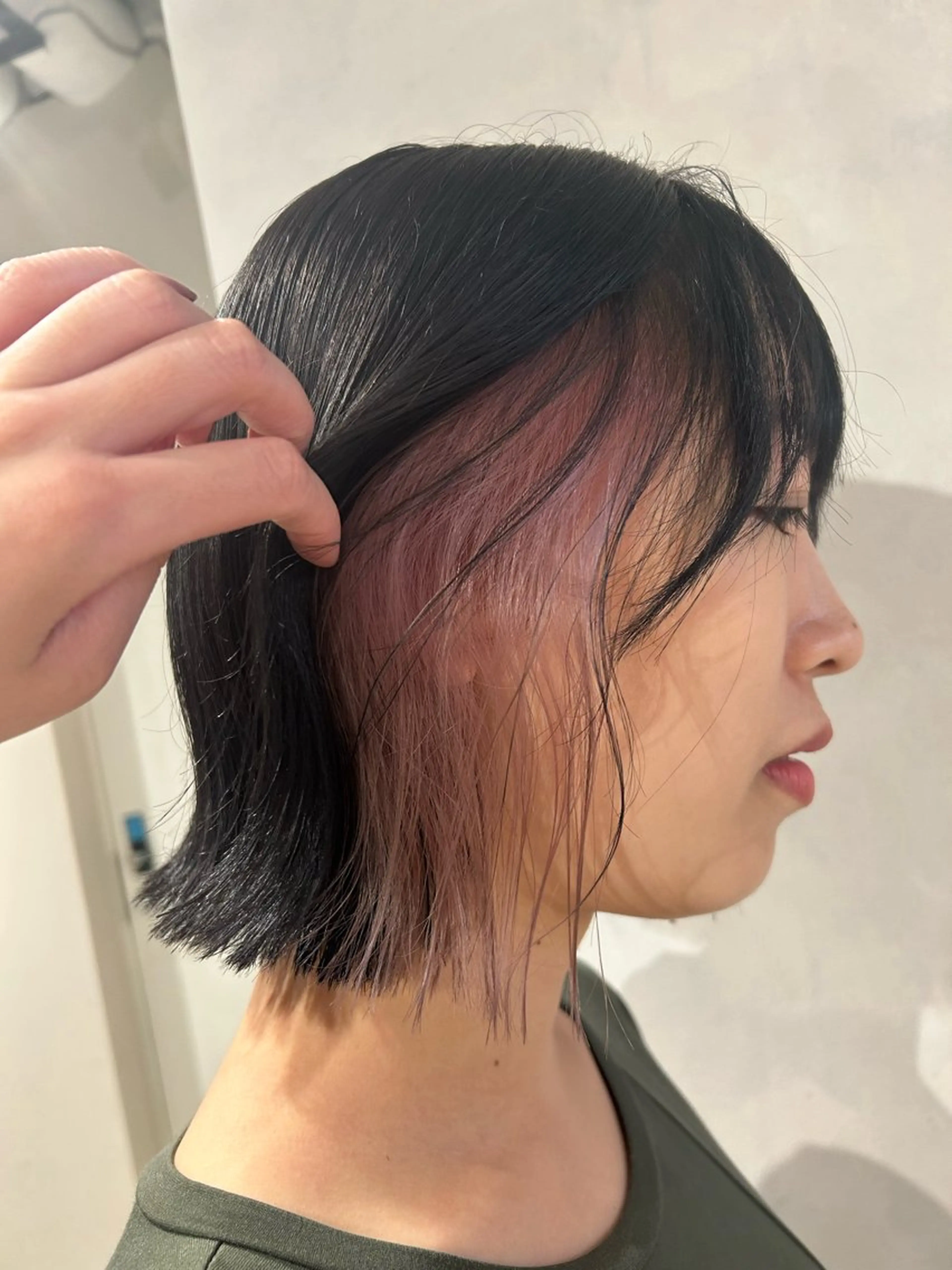 ショート カラー ボブレイヤー ベージュカラー ケアカラー 透明感カラー デザインカラー ピンク/ベージュ /似合わせ/田島百華のヘアスタイル