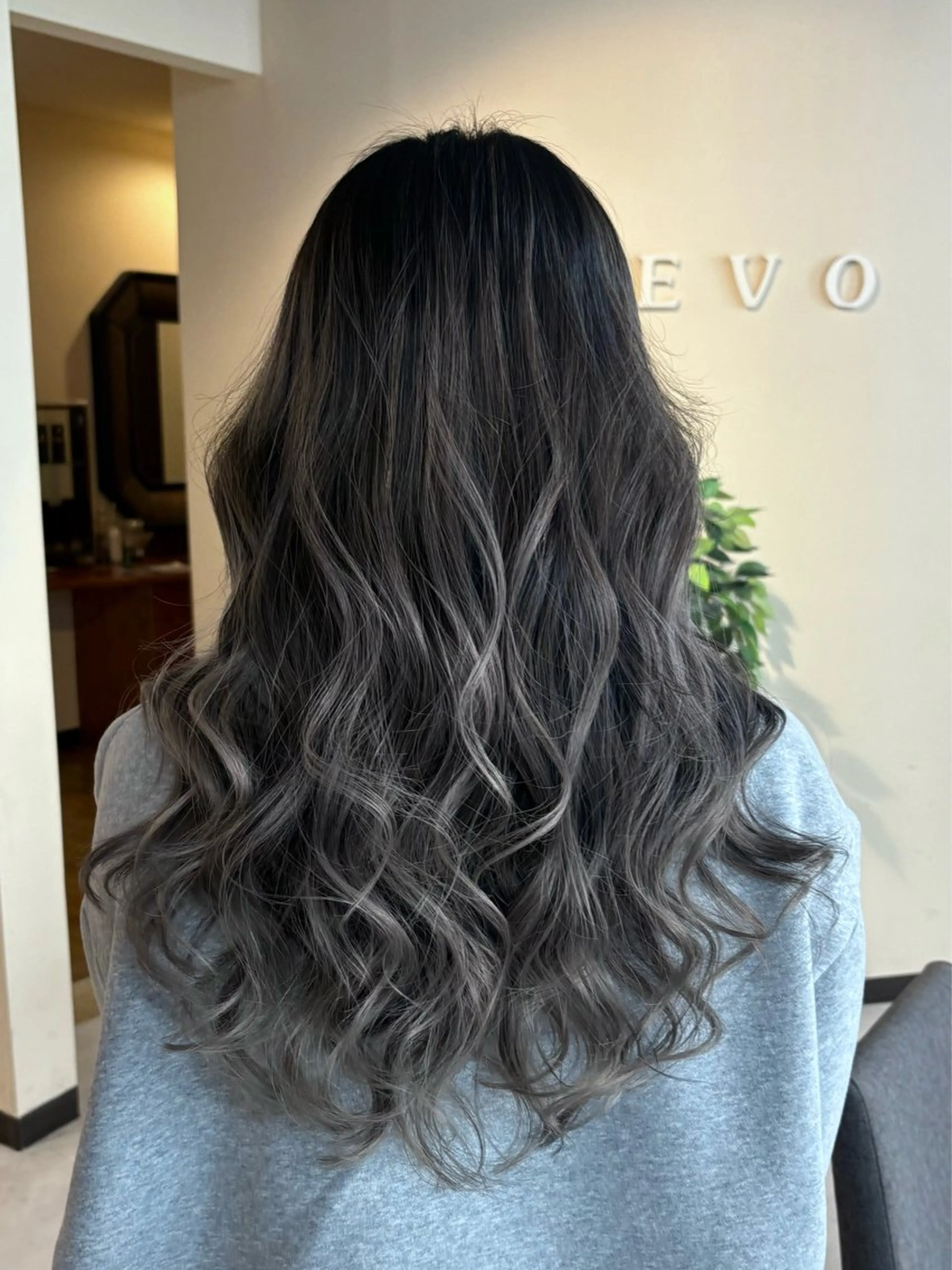 ロング レイヤーカット 宮本 いぶきのヘアスタイル