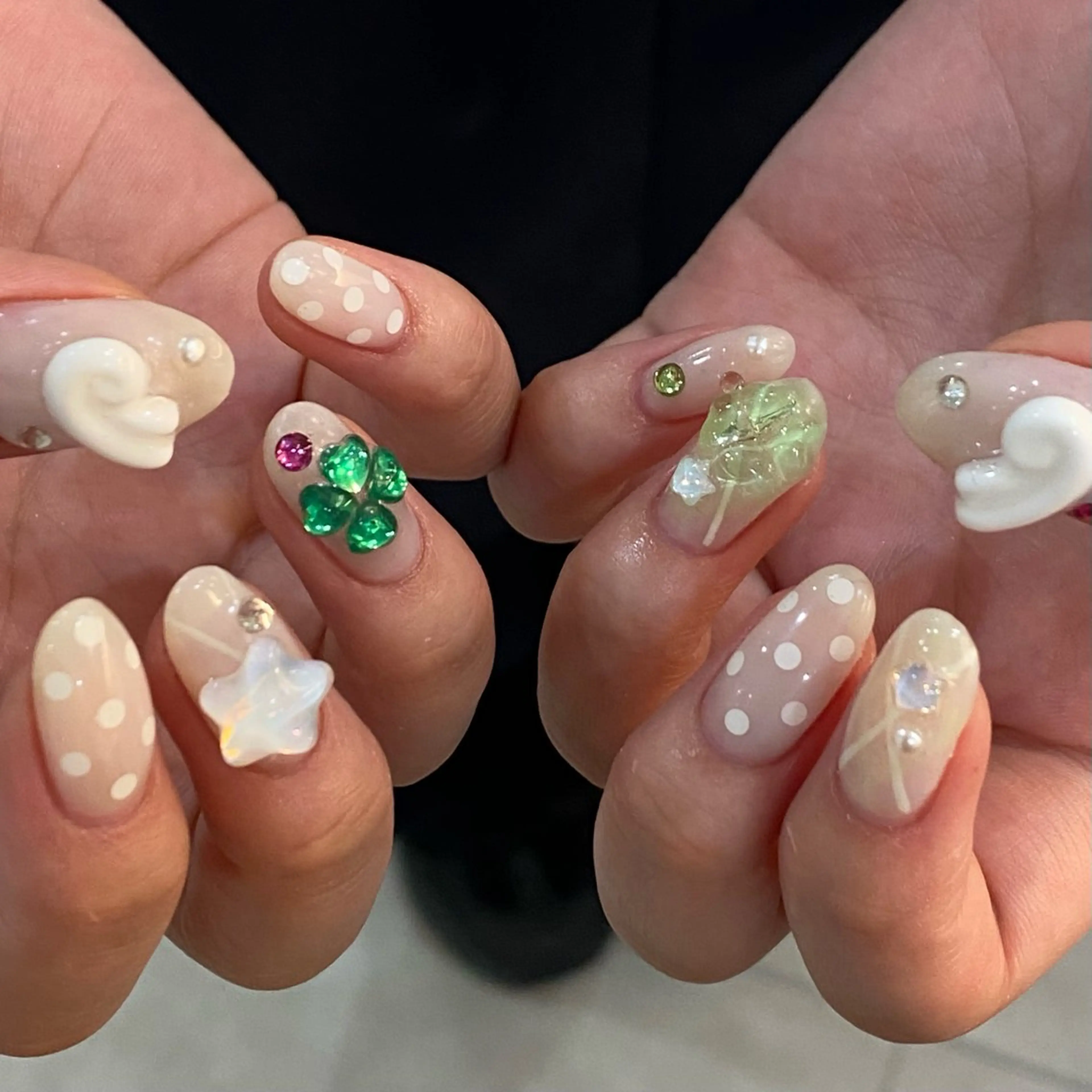 ネイル ハンドネイル フットネイル nano/きもかわ nail🐬🫧のネイルデザイン