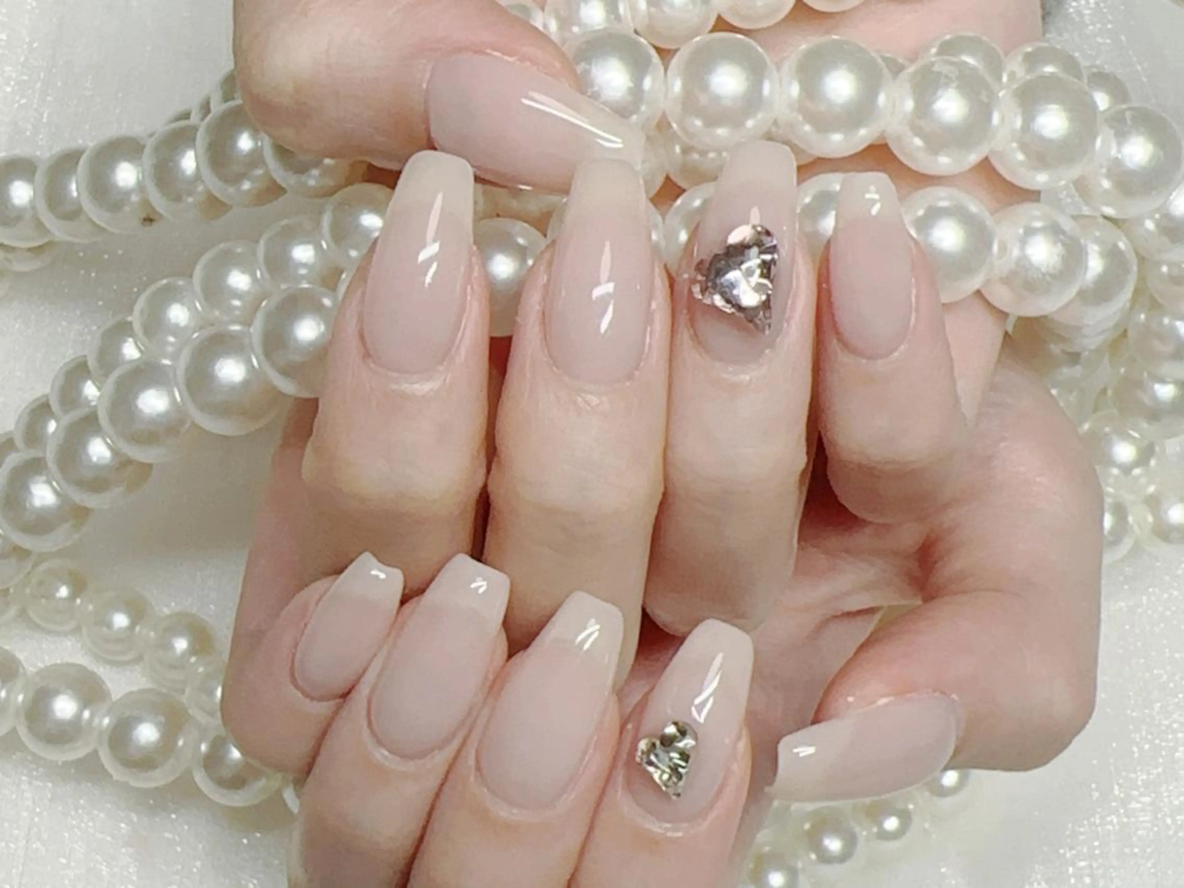 ネイル オーロラネイル 長さ出し フレンチネイル ガーリー キラキラネイル ハンドネイル Lucky nail salonのネイルデザイン