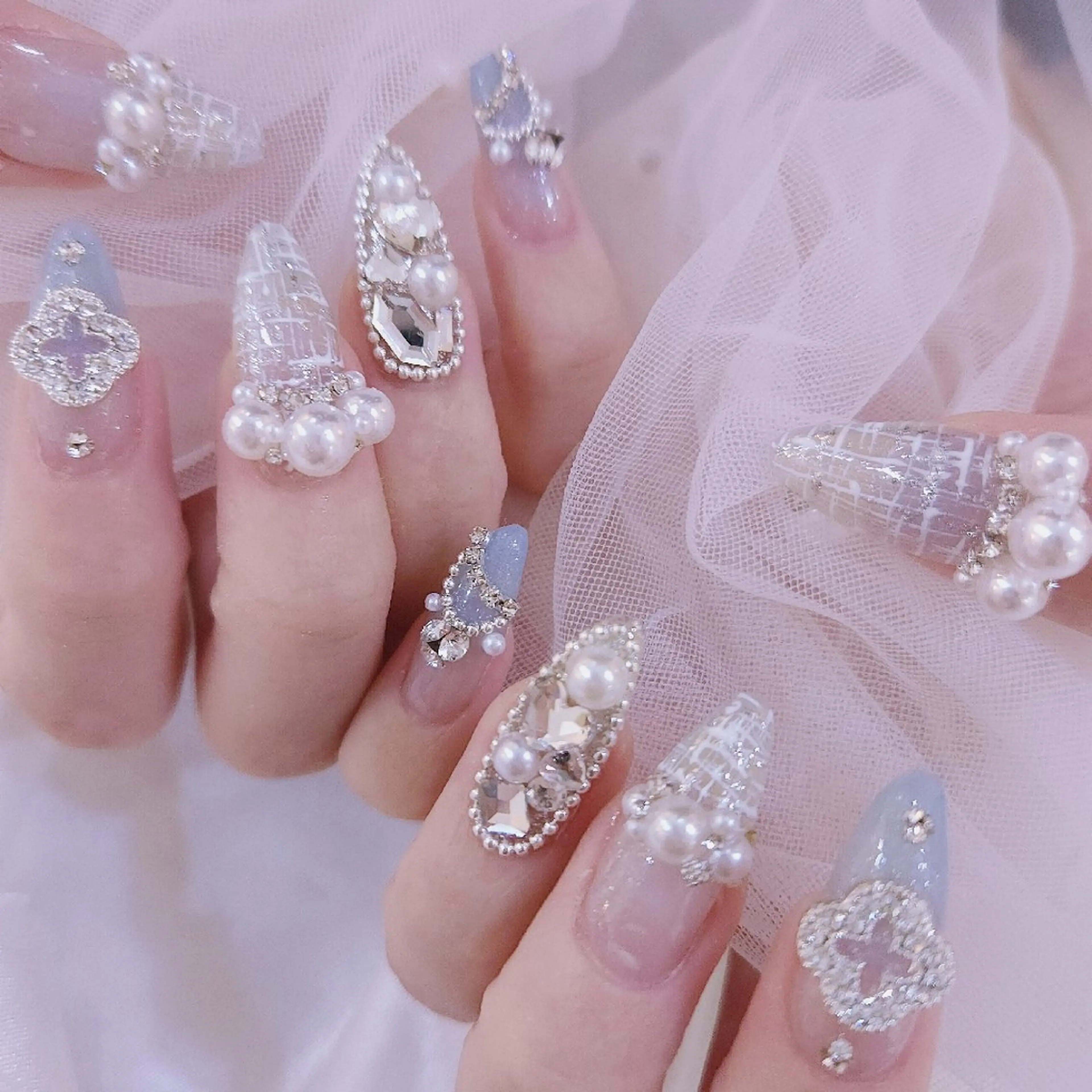 ネイル 梅田🦄中崎町🩵 u n o 0 1のネイルデザイン