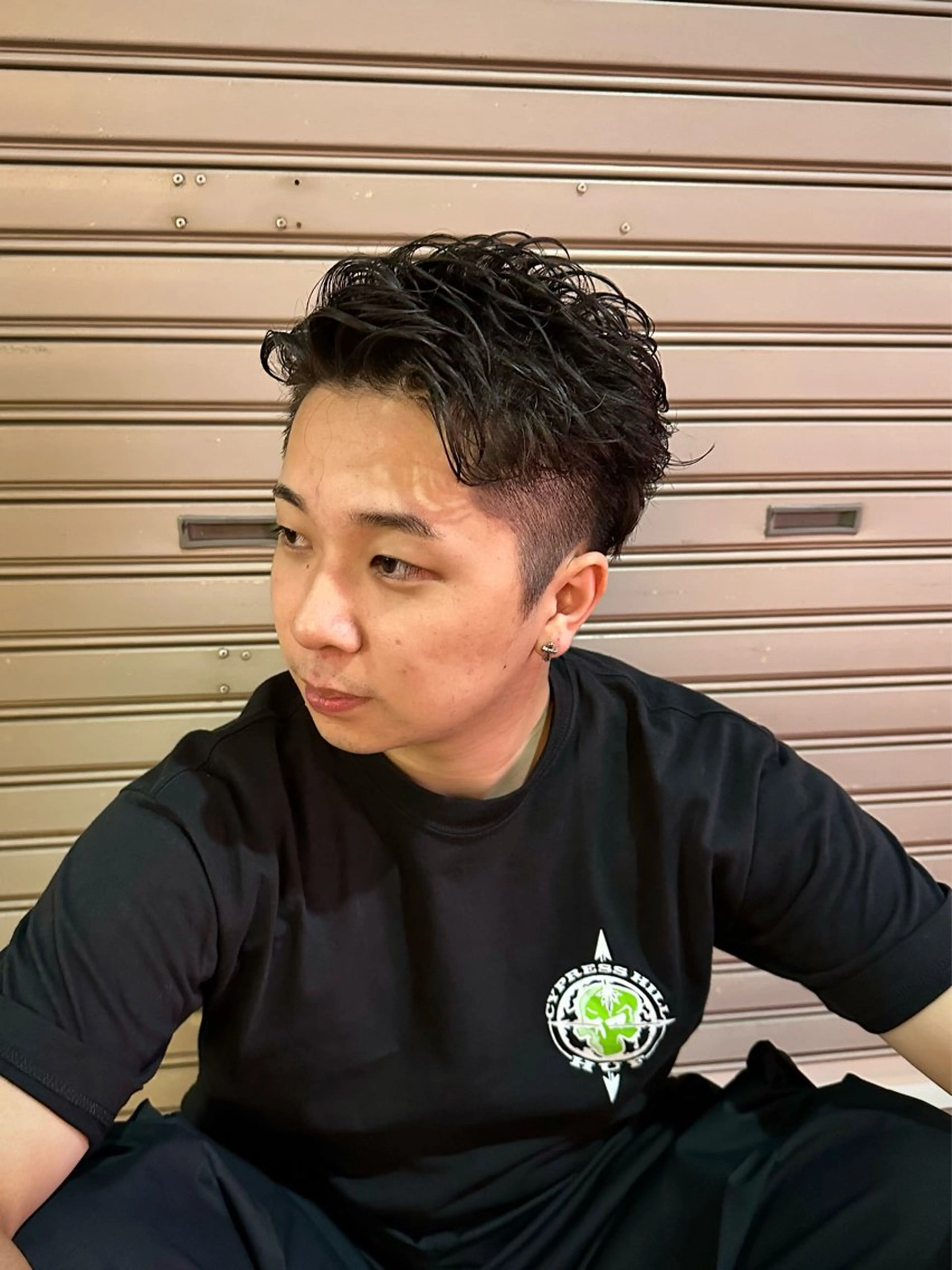 ショート パーマ 岡崎 海人のヘアスタイル