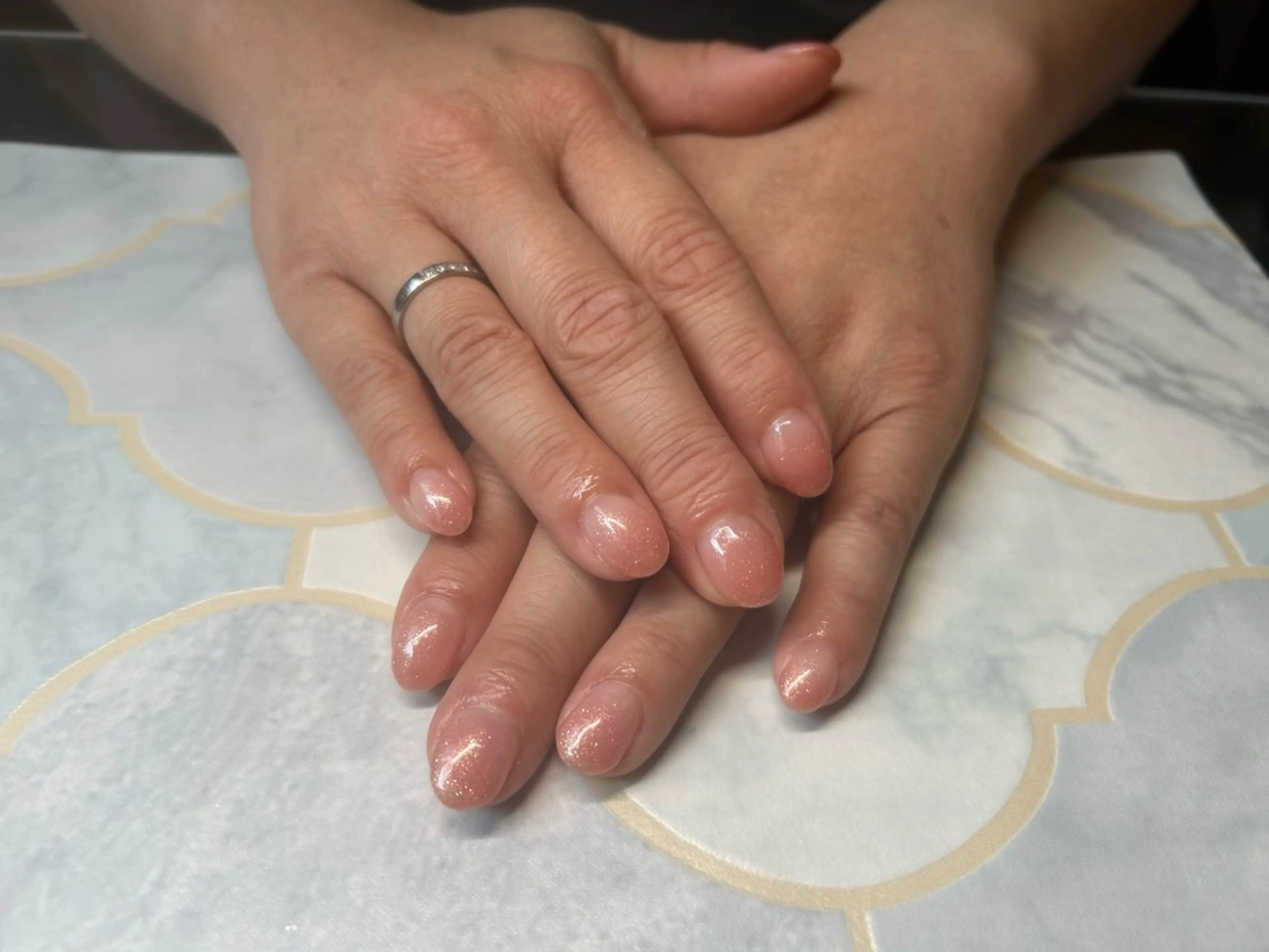 ネイル ラメ(グリッター) ラメグラデーション ハンドネイル Lisa’s Salonのネイルデザイン