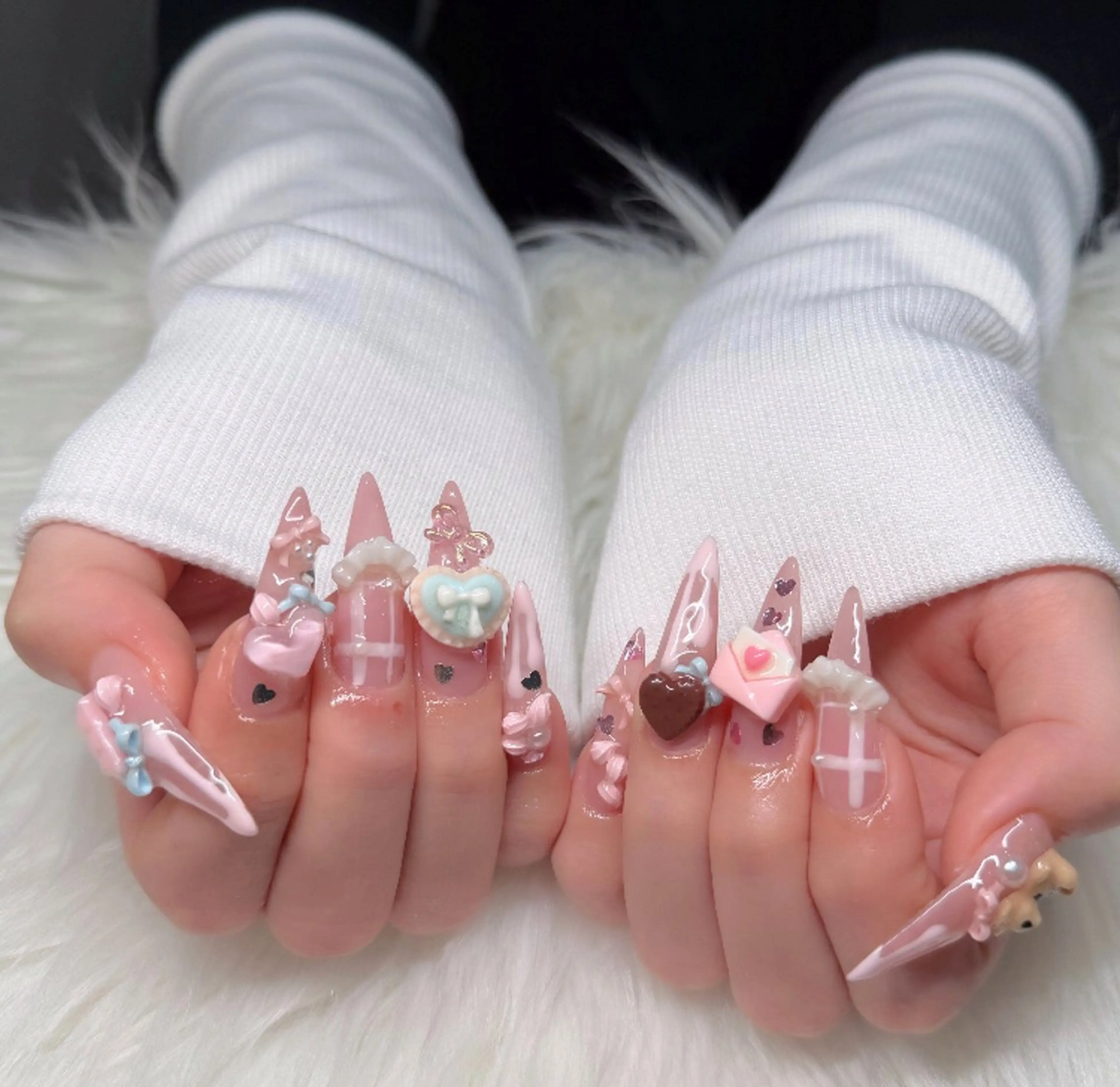 ネイル 長さ出し フレンチネイル 韓国ネイル レース マグネットネイル ハンドネイル 波 なみのネイルデザイン