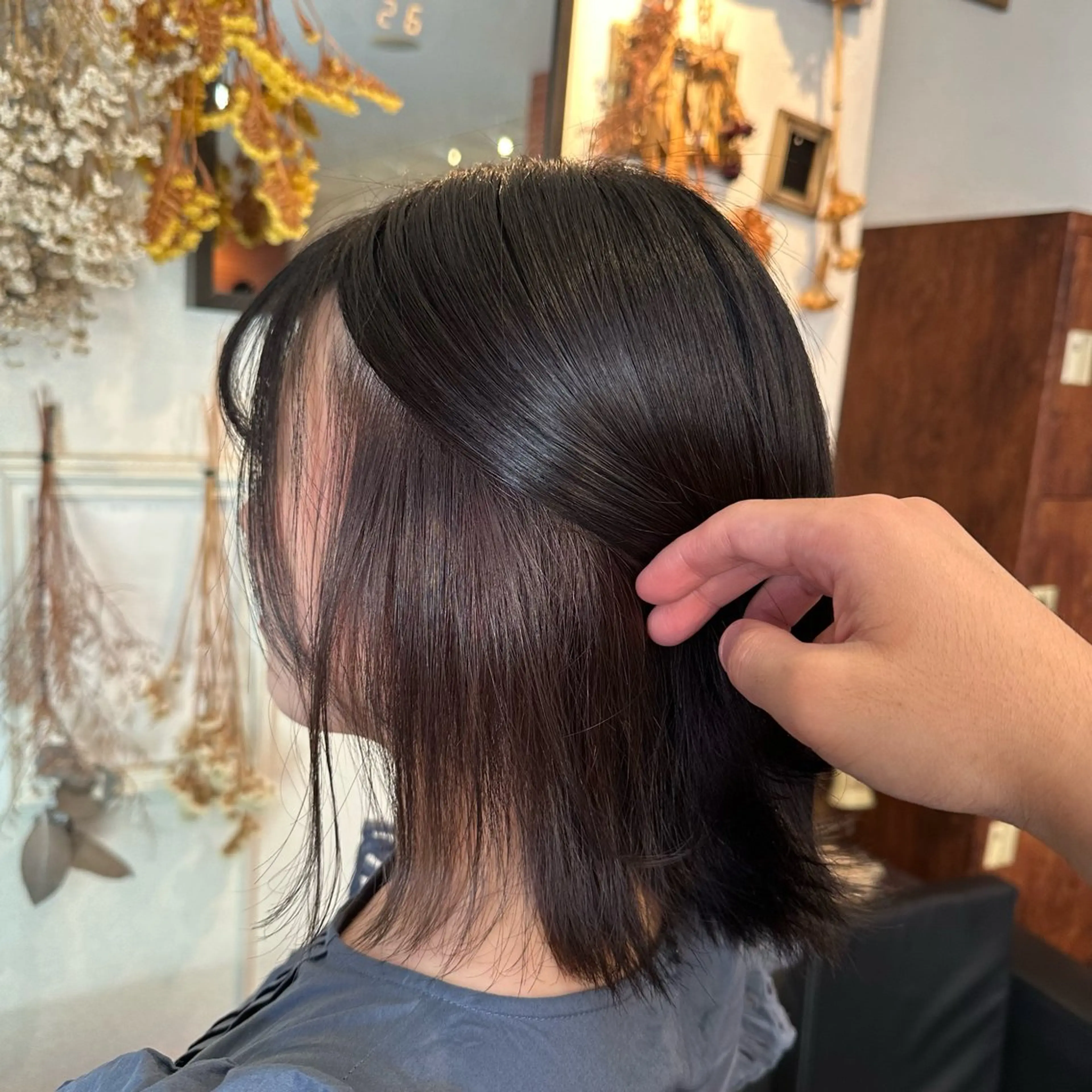 ミディアム カラー ブリーチ インナーカラー ヘアカラー 大人女性の艶カット カラー/菊池柊真🌟のヘアスタイル
