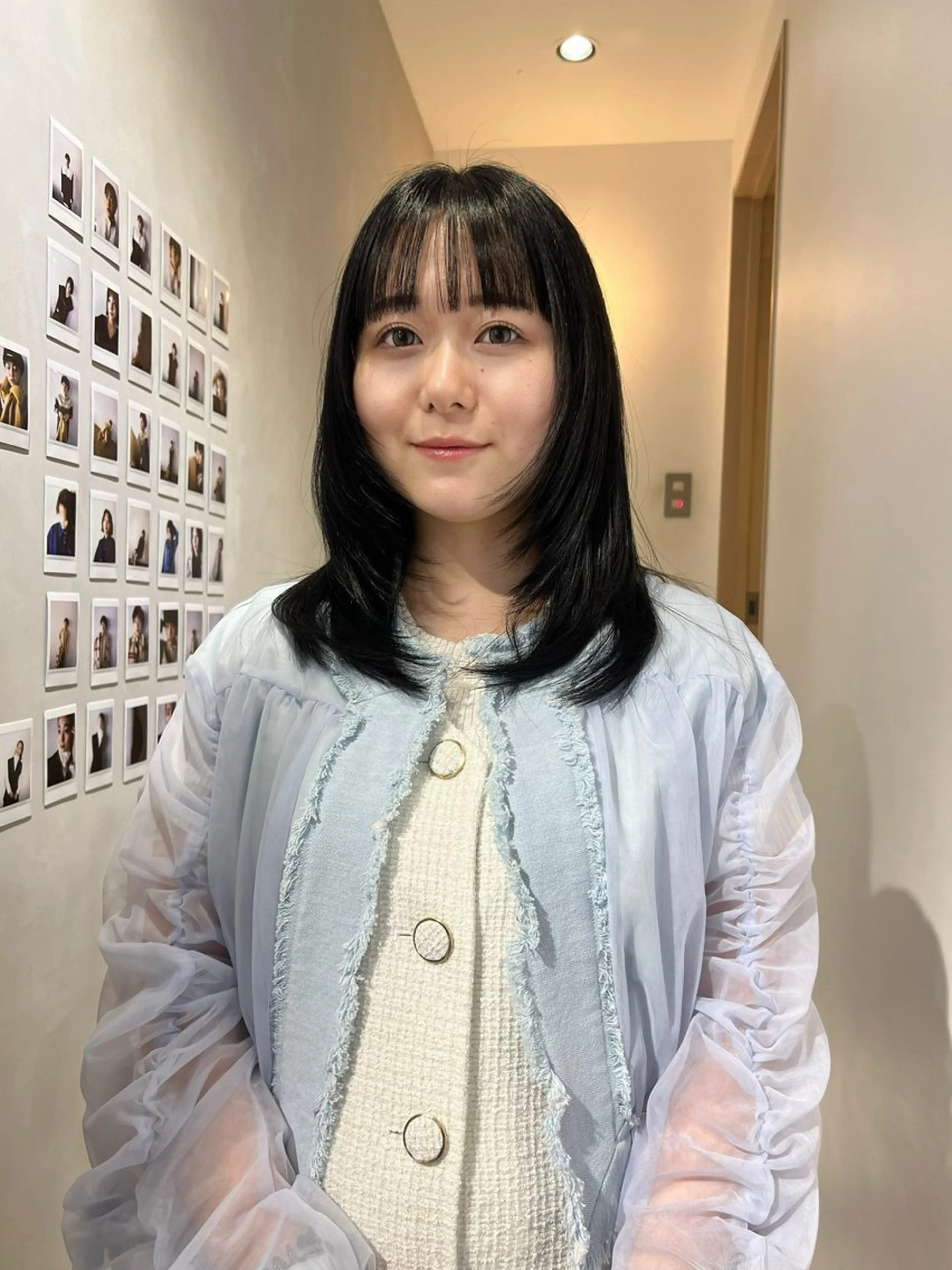 セミロング カラー ヘアアレンジ FILMS熊取谷 花のヘアスタイル