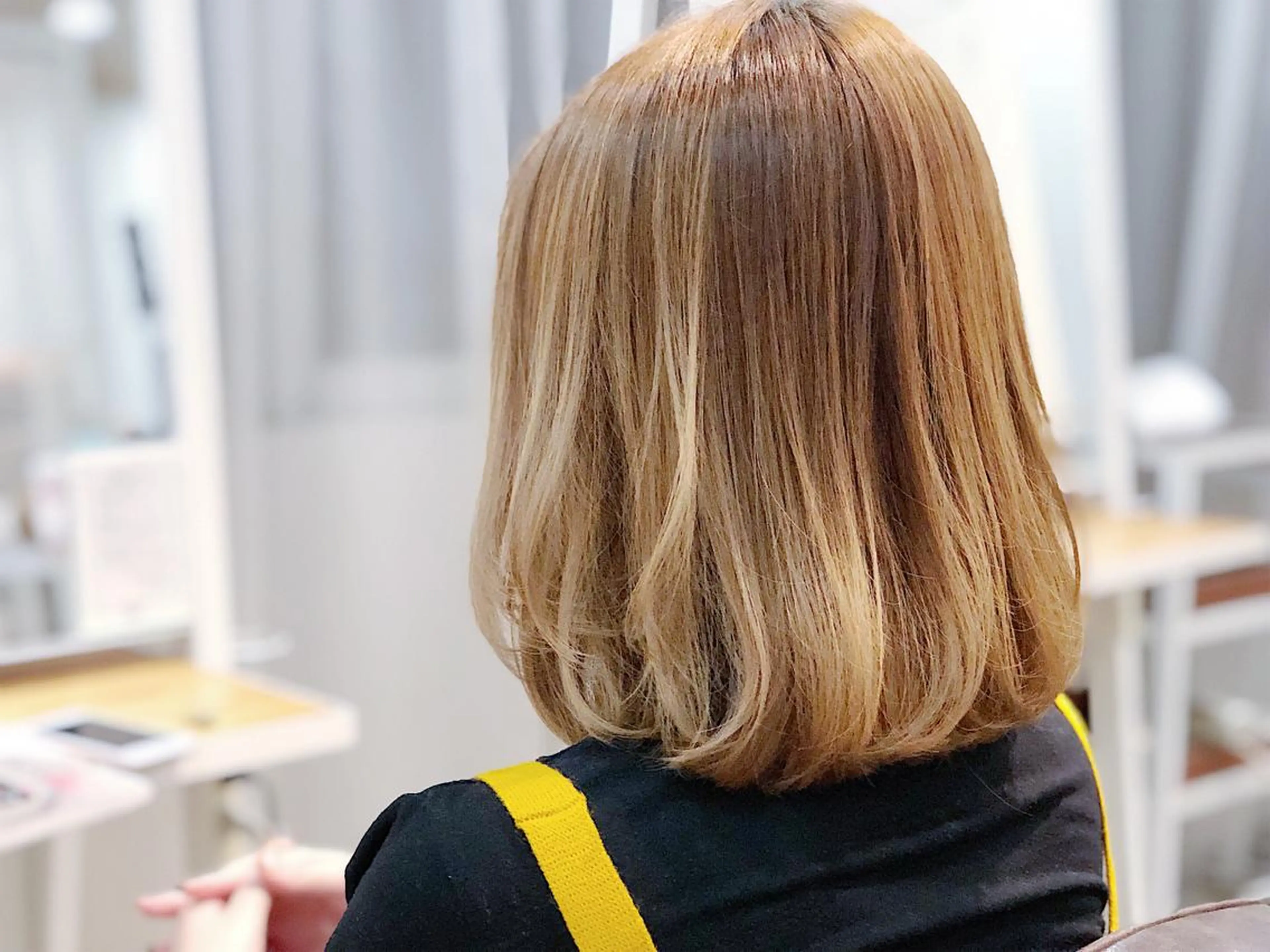 ミディアム カラー バレイヤージュ グラデーションカラー レイヤーカット タカハシ ハヤトのヘアスタイル