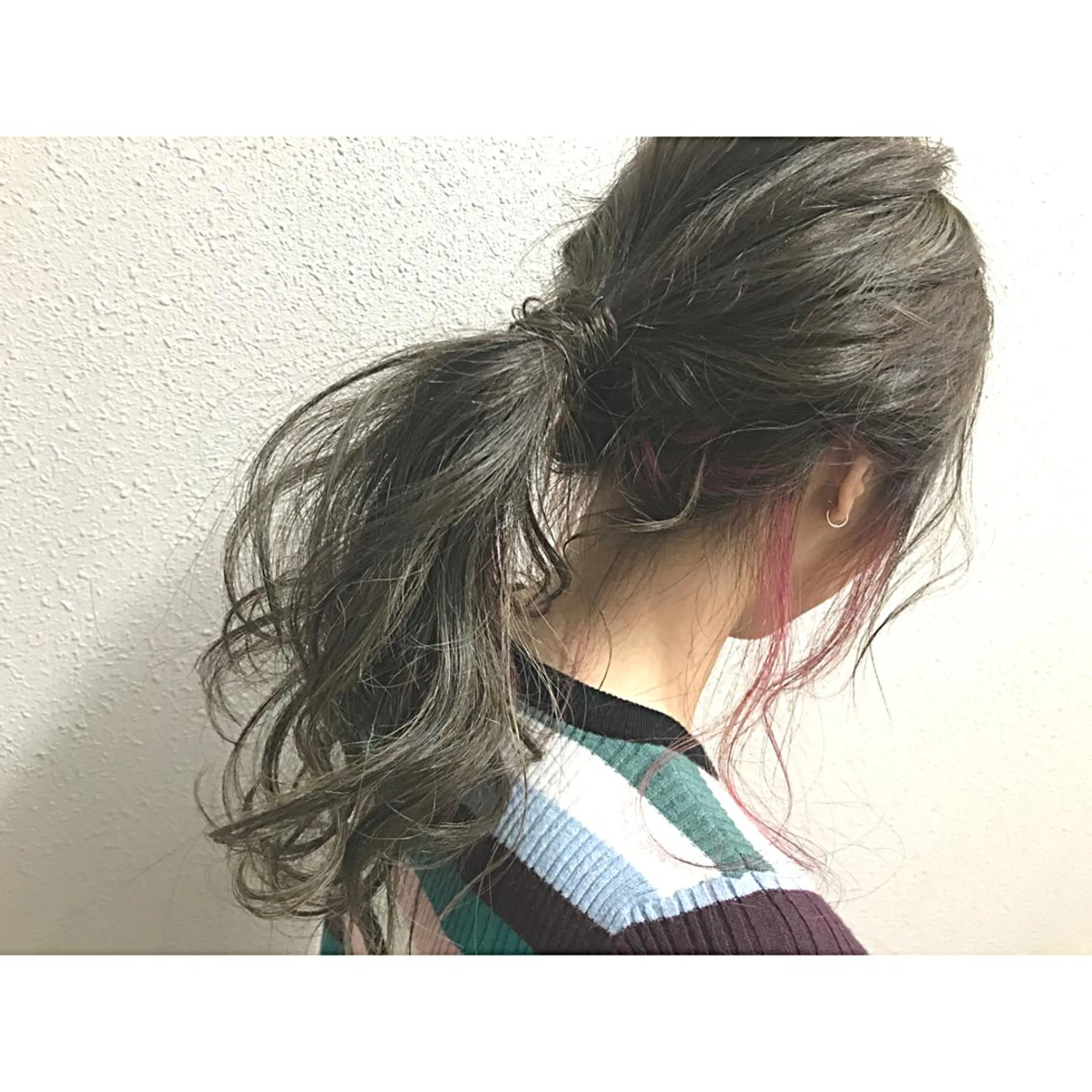 セミロング カラー インナーカラー ピンクカラー 荒木 拓也のヘアスタイル