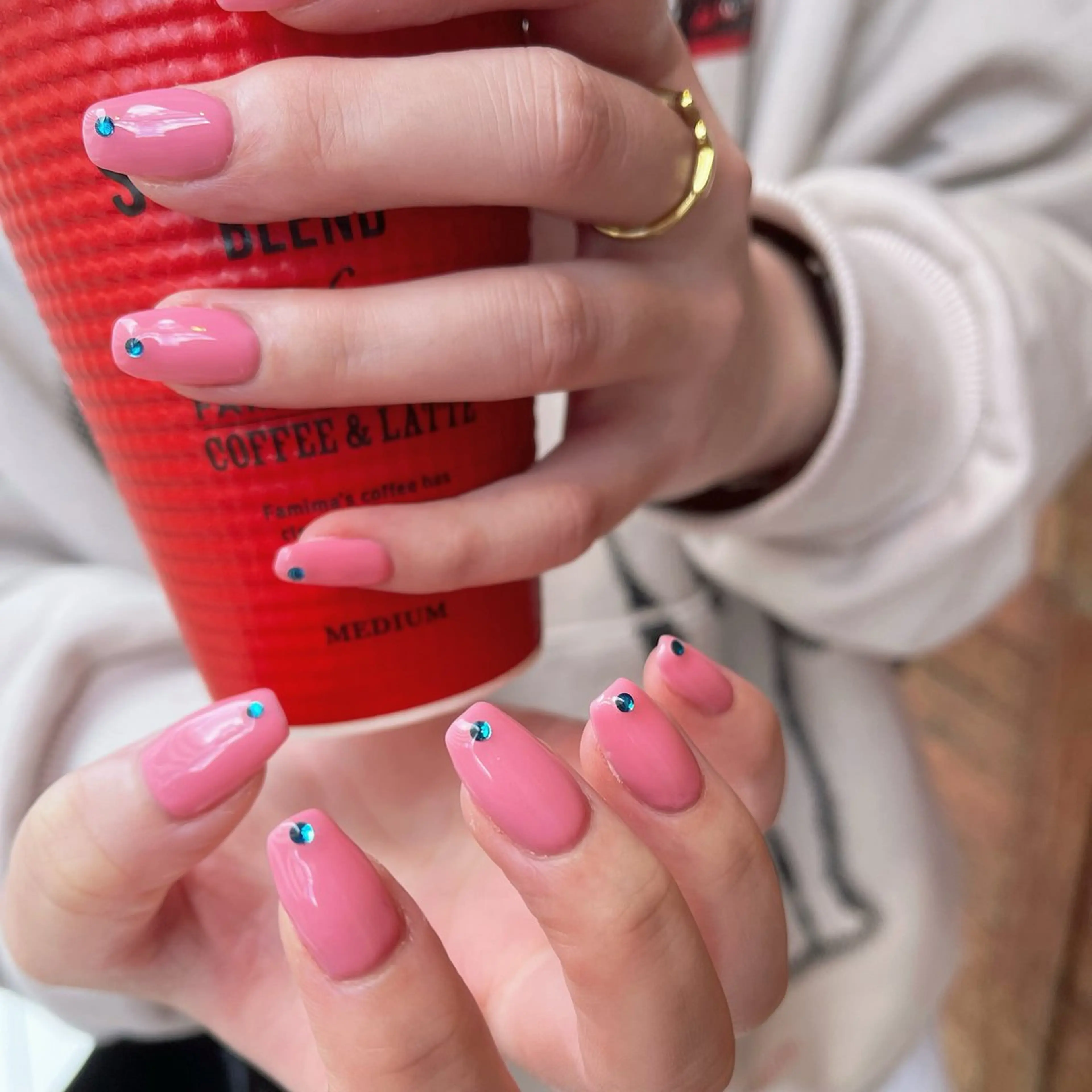 ネイル ストーンネイル 内田 里穂のネイルデザイン