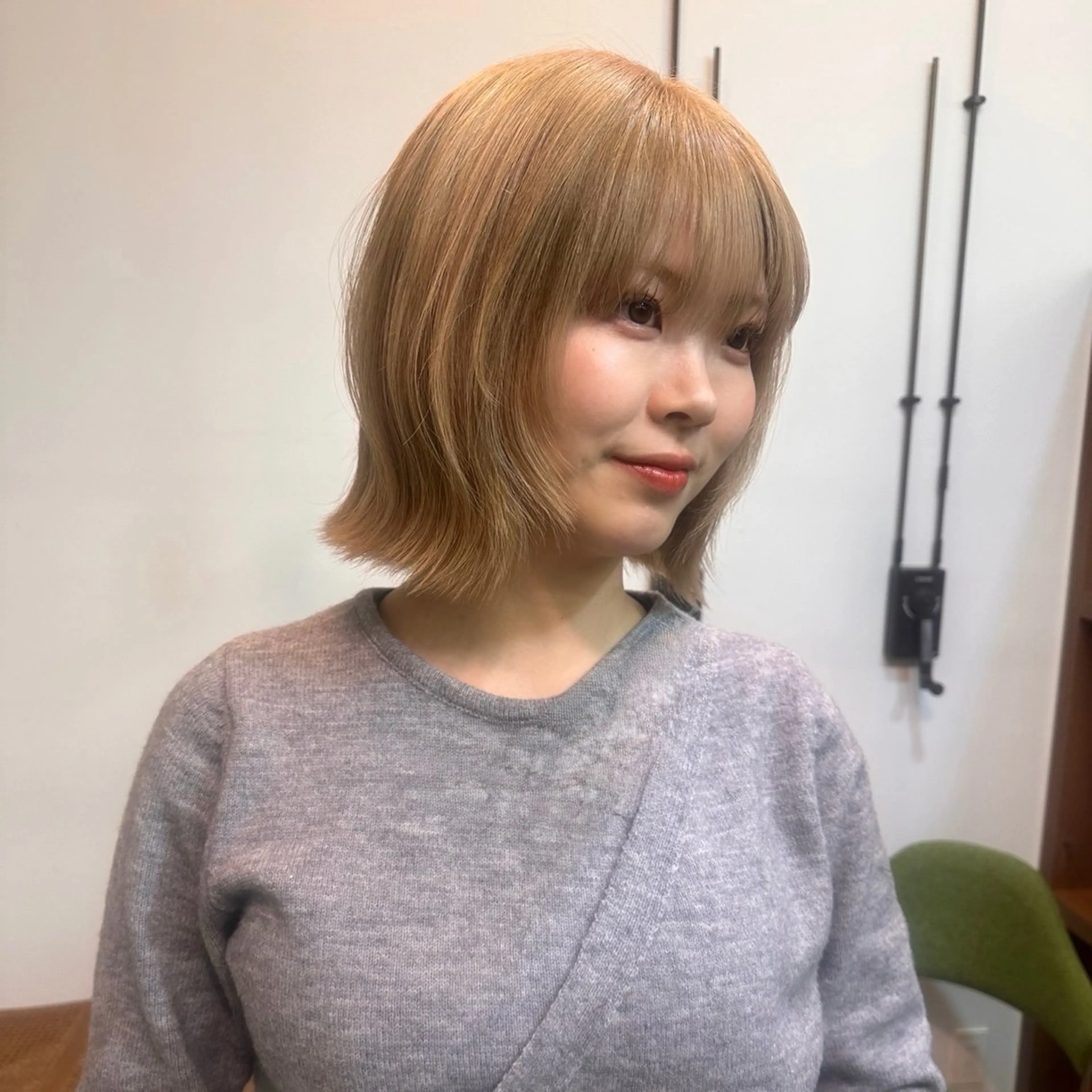 ミディアム カラー ブリーチ 透明感カラー ヘアカラー トリートメント shin enom yuukaのヘアスタイル