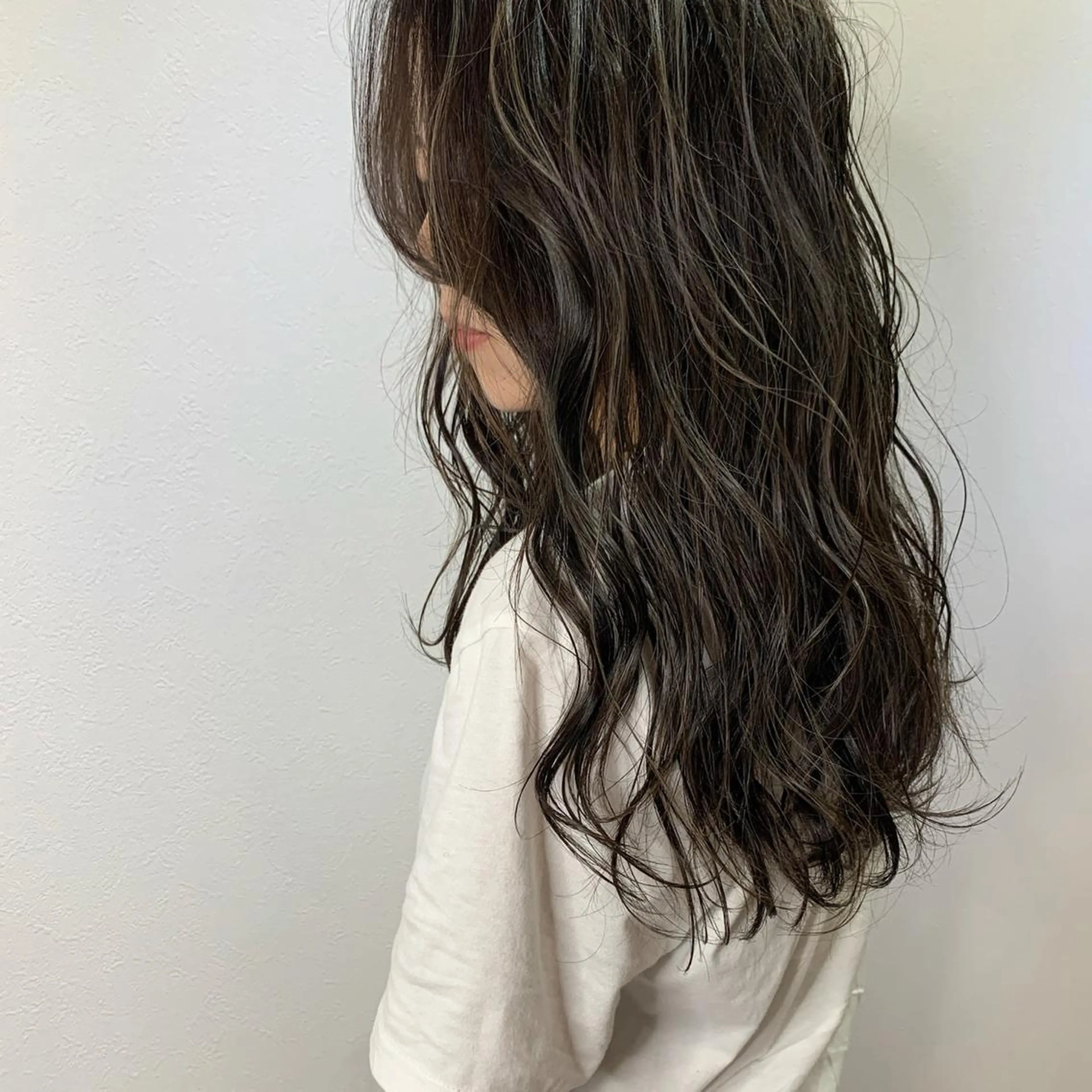 セミロング カラー 透明感カラー グレージュ 🫧ふじたまゆ🫧 レイヤーカット✂︎のヘアスタイル