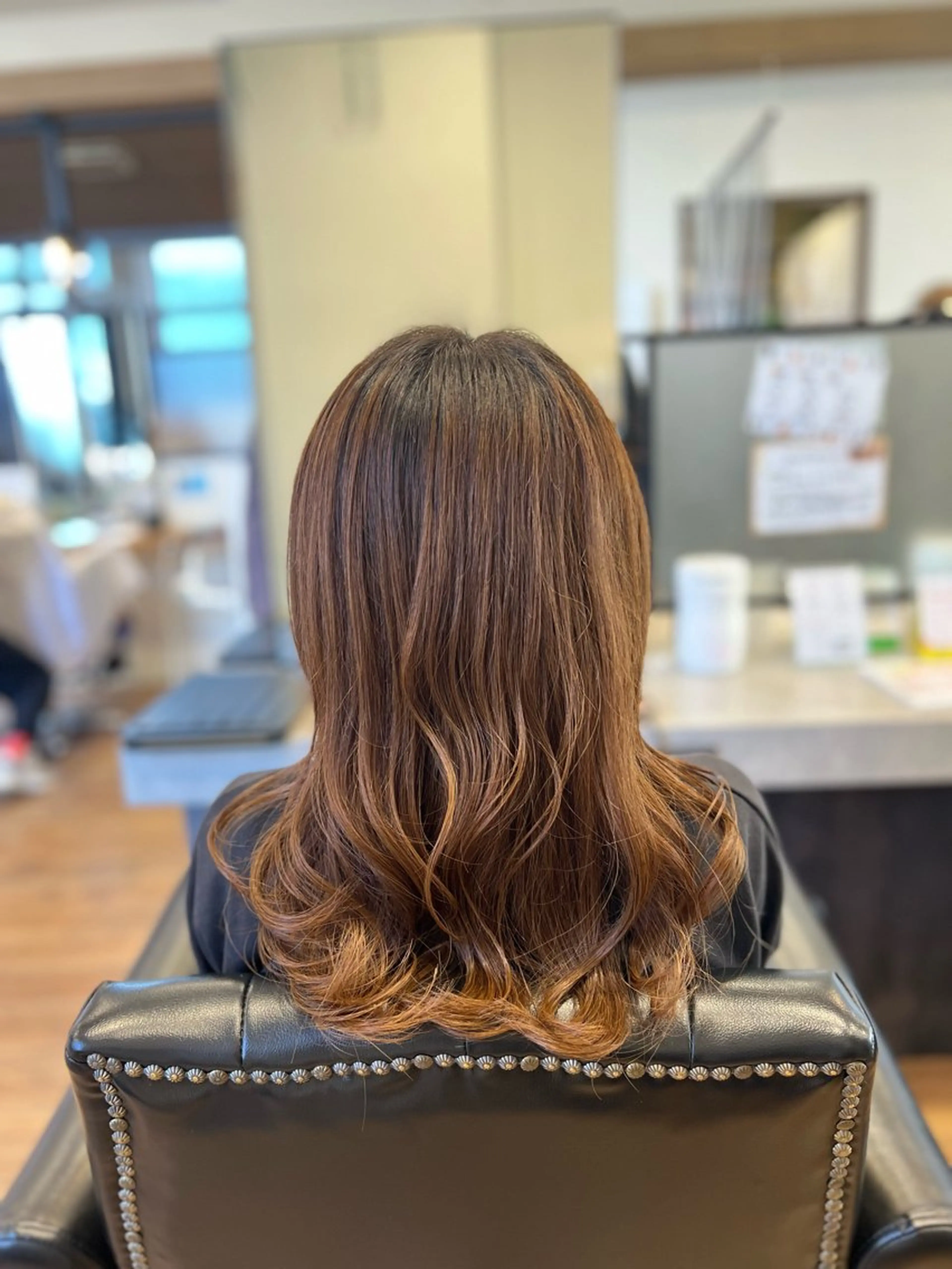 セミロング カラー 大川 優佳のヘアスタイル