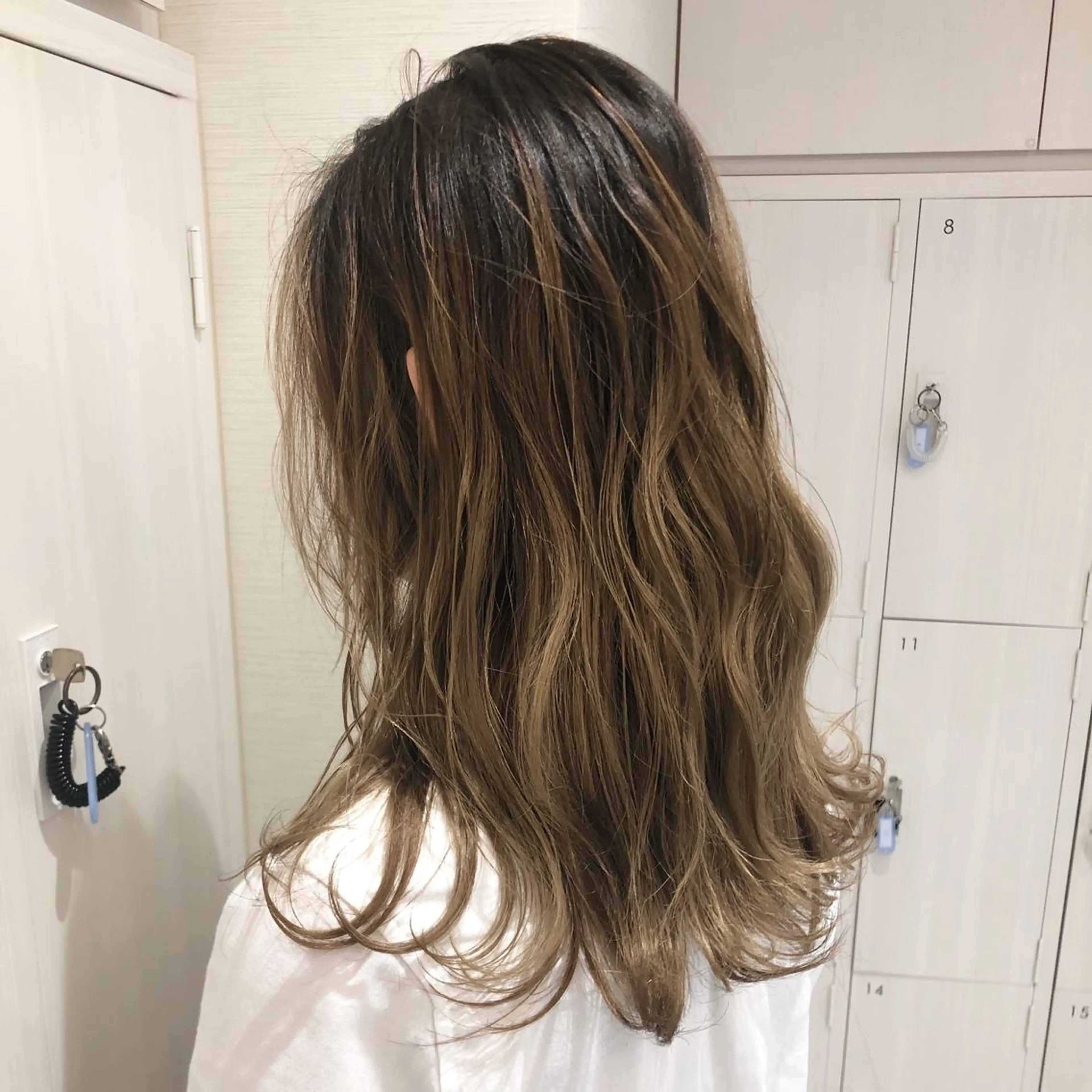 ロング カラー 三鷹で1番ショート ボブをカットする新谷のヘアスタイル