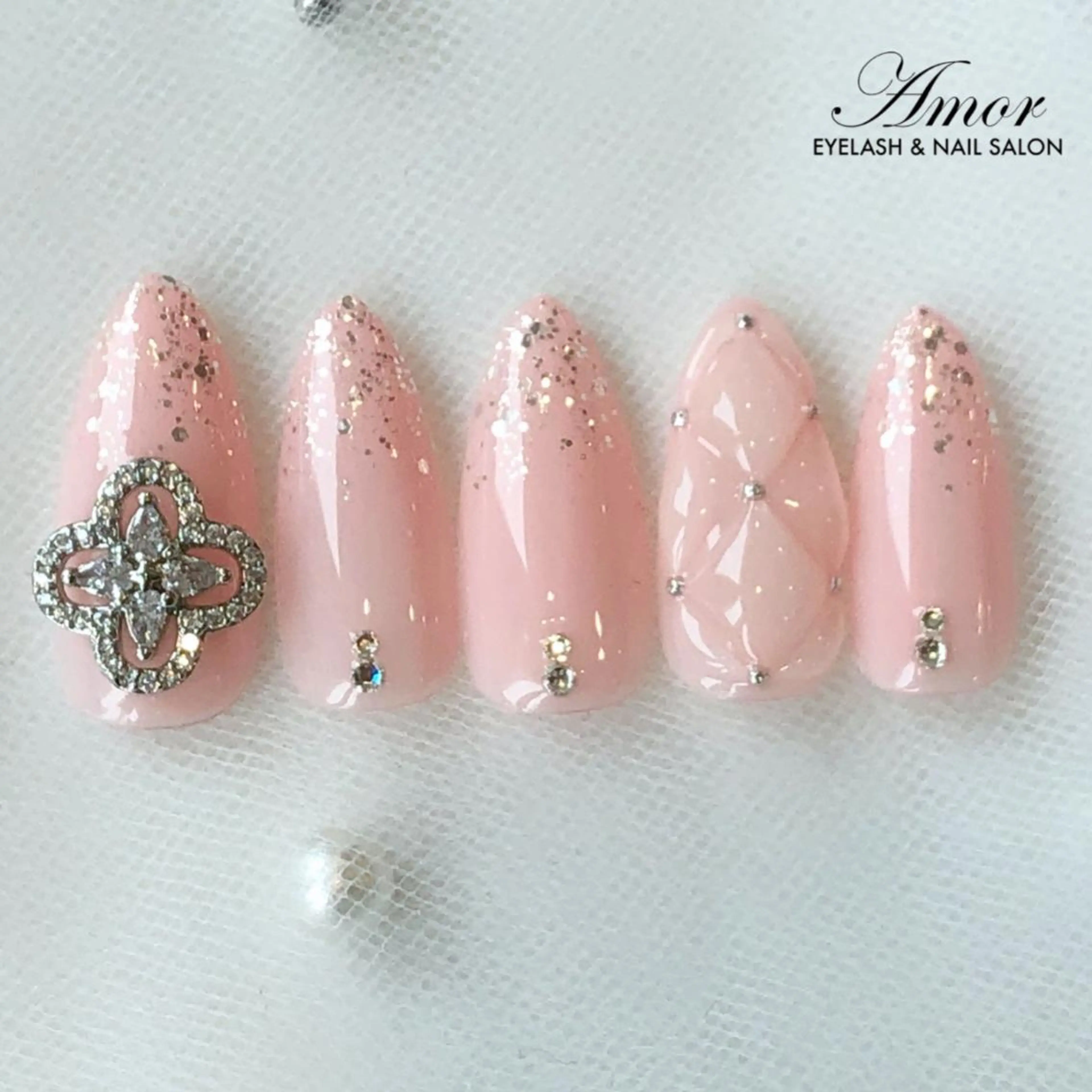 ネイル ハンドネイル Nailist Amoのネイルデザイン