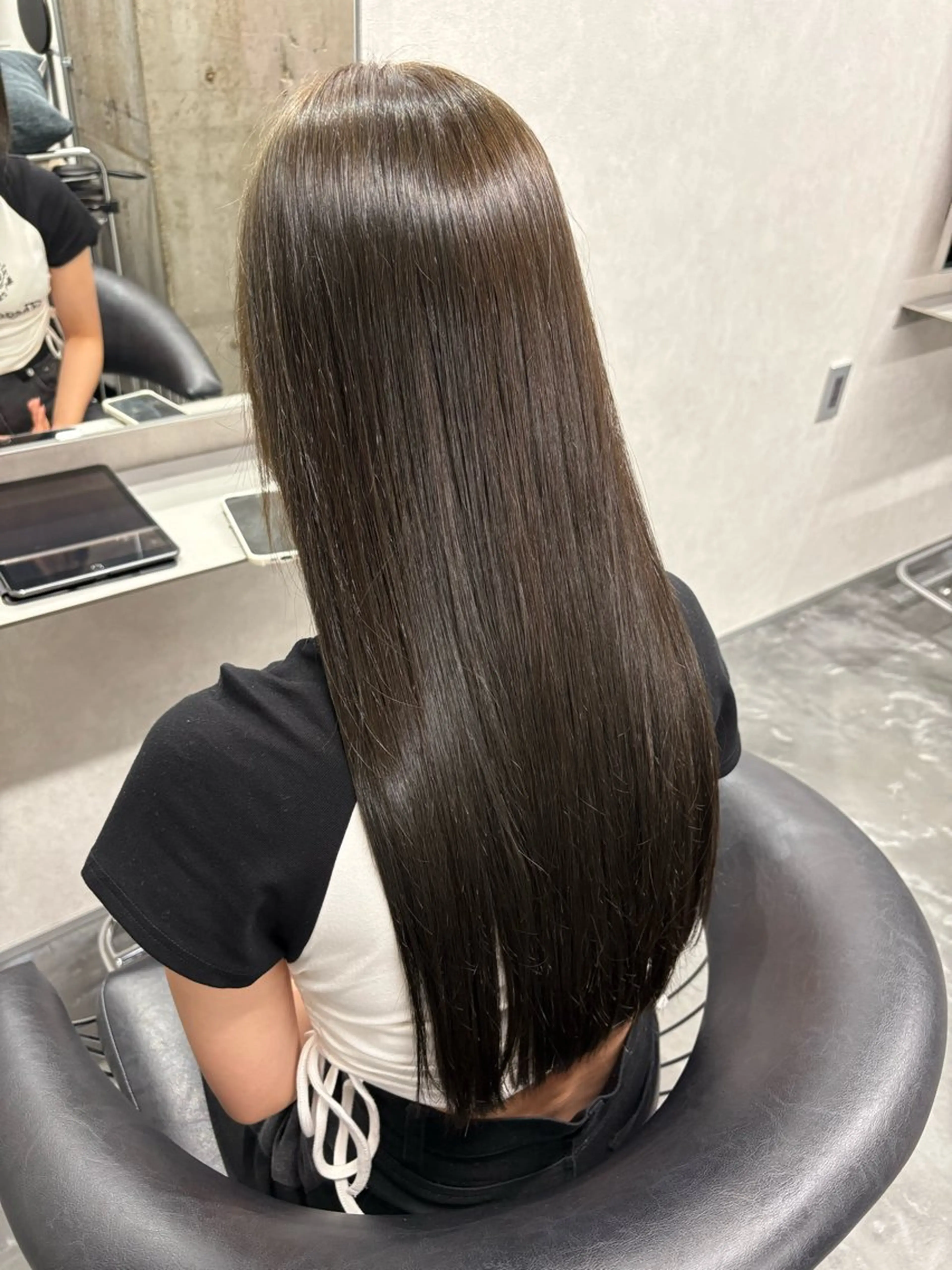 カラー 中川 穂乃果のヘアスタイル